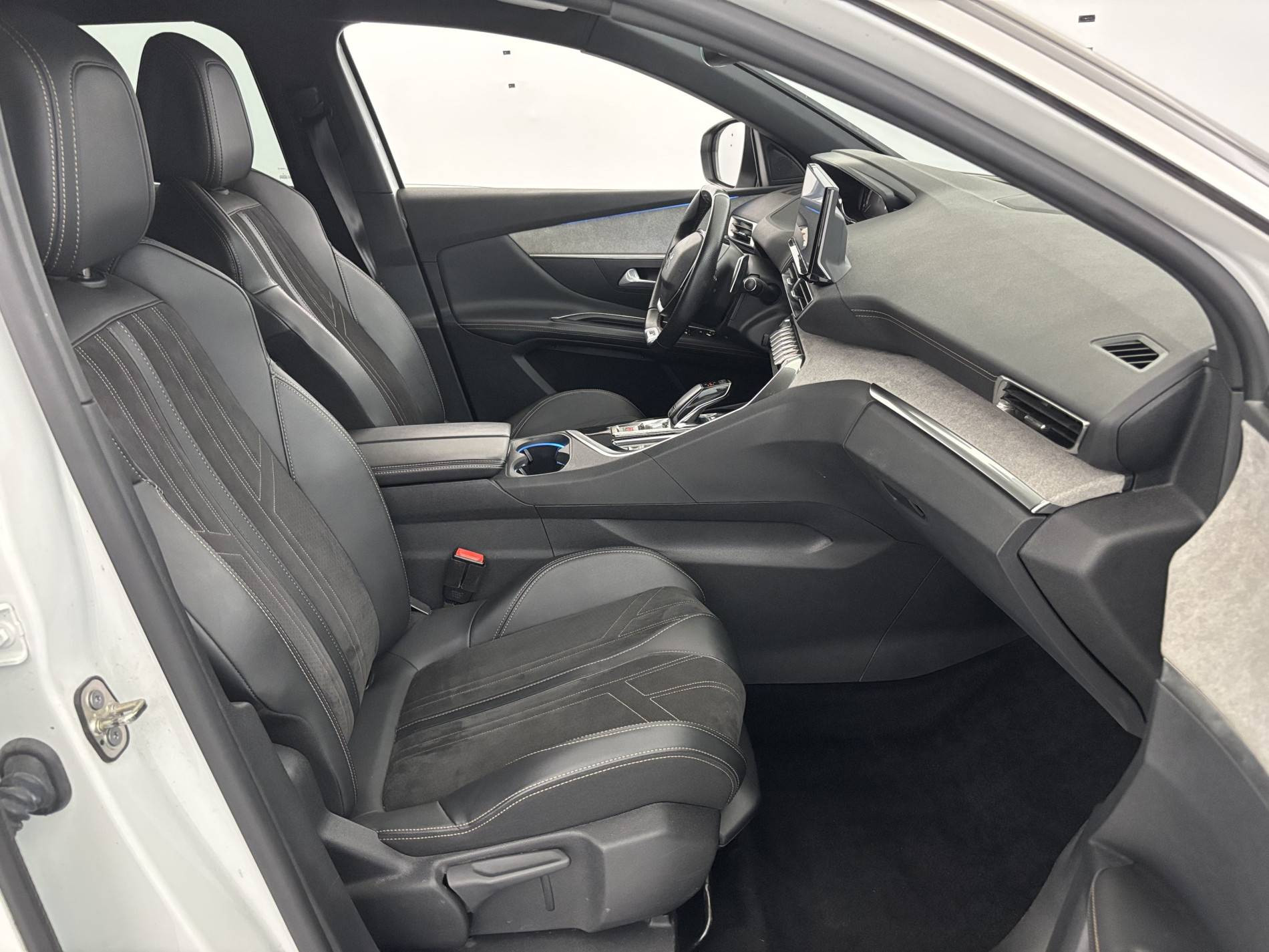 Vente en ligne Peugeot 3008  Puretech 130ch S&S EAT8 au prix de 16 990 €