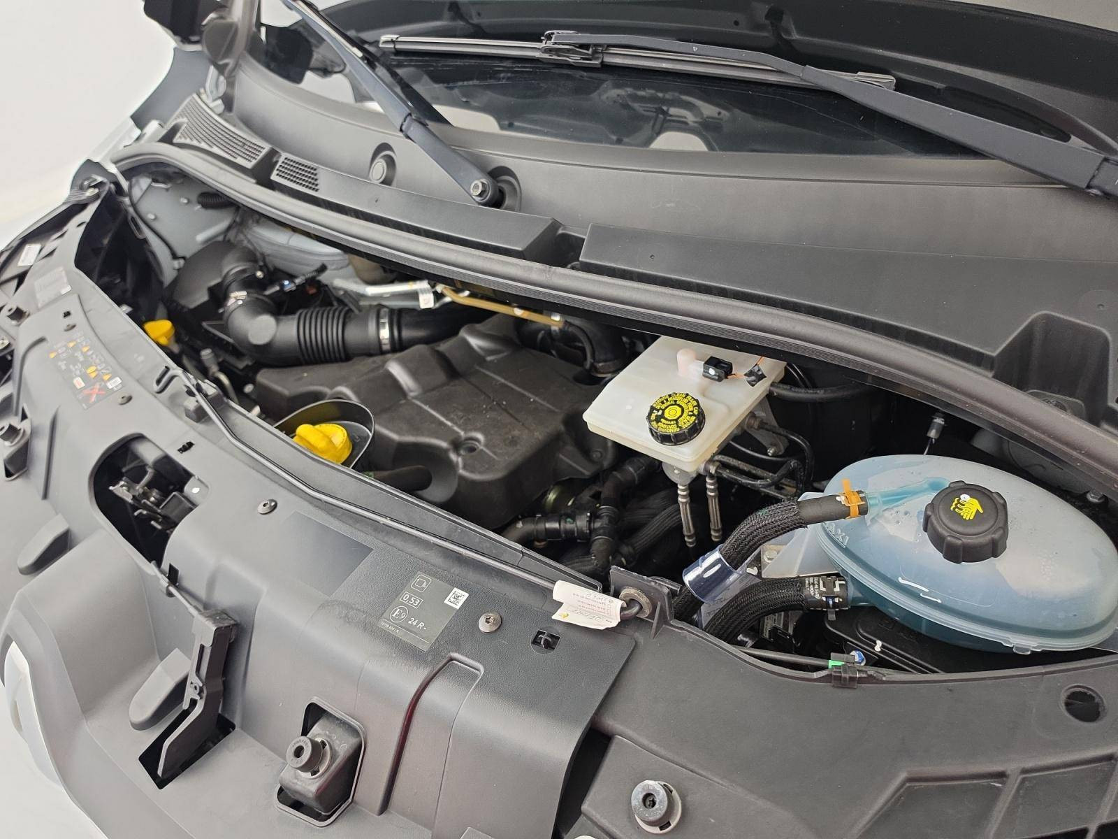 Vente en ligne Renault Master Fourgon MASTER FGN TRAC F3500 L2H2 BLUE DCI 135 au prix de 25 990 €