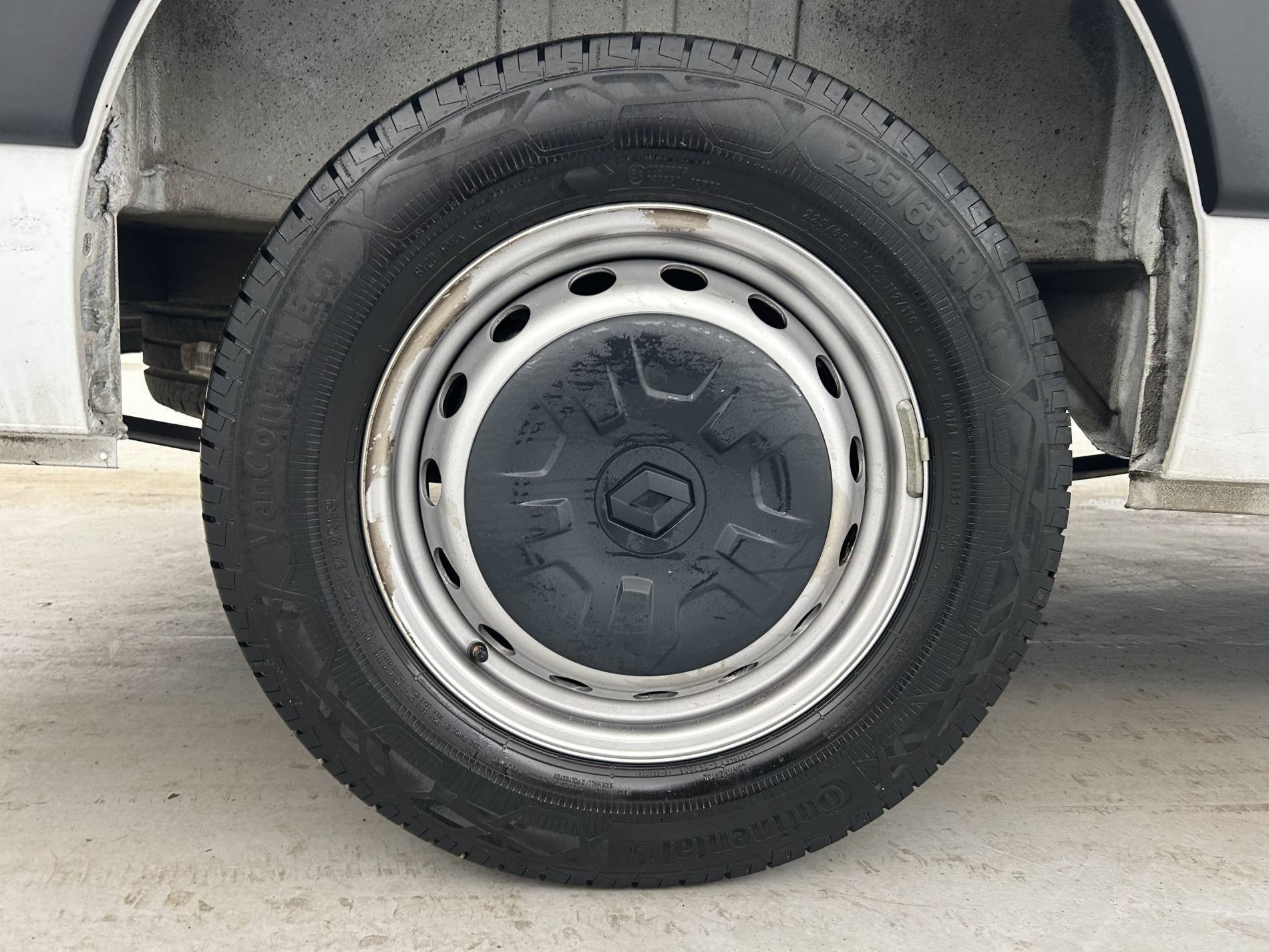 Vente en ligne Renault Master Fourgon MASTER FGN TRAC F3500 L2H2 BLUE DCI 135 au prix de 24 000 €