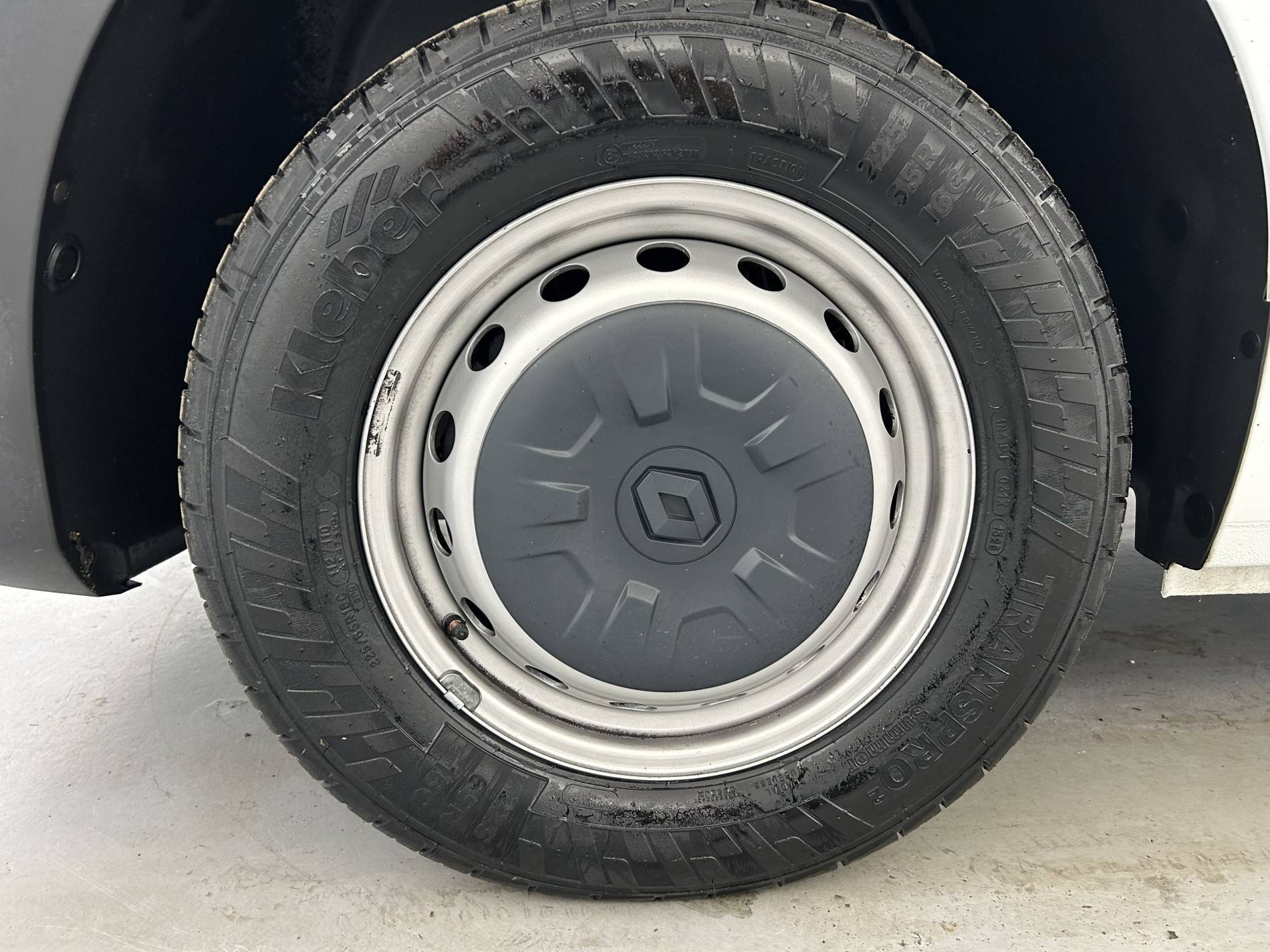 Vente en ligne Renault Master Fourgon MASTER FGN TRAC F3500 L2H2 BLUE DCI 135 au prix de 24 990 €