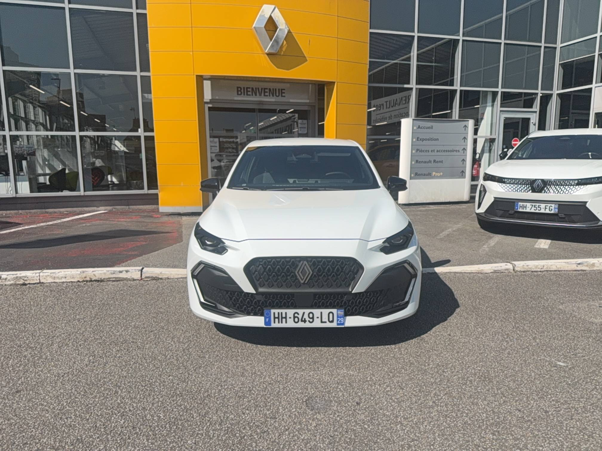 Vente en ligne Renault Clio 6 Clio TCe 115 ch au prix de 19 990 €