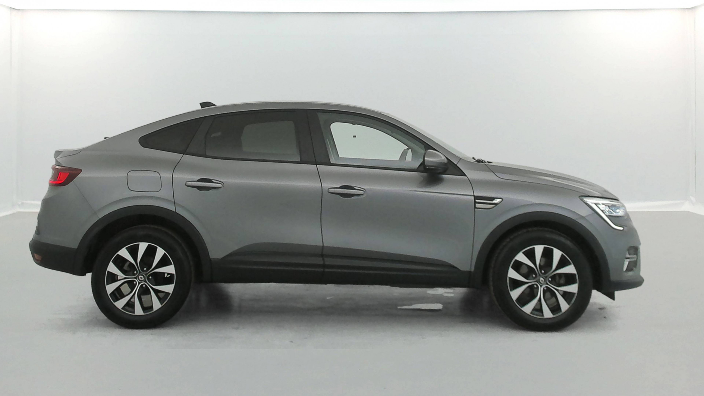 Vente en ligne Renault Arkana  E-Tech hybride 145 - 22 au prix de 18 490 €