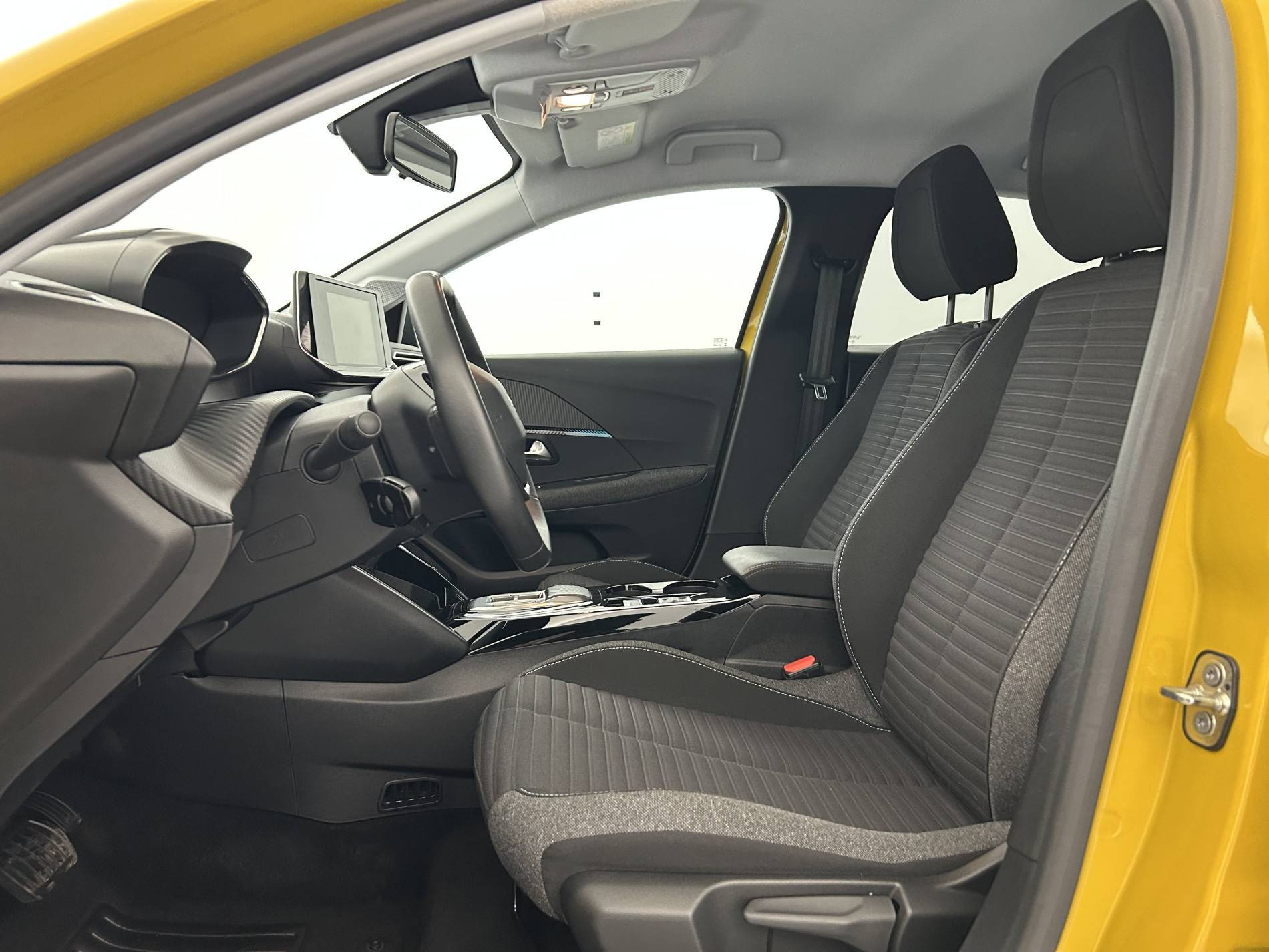 Vente en ligne Peugeot E-208  50 kWh 136ch au prix de 12 970 €