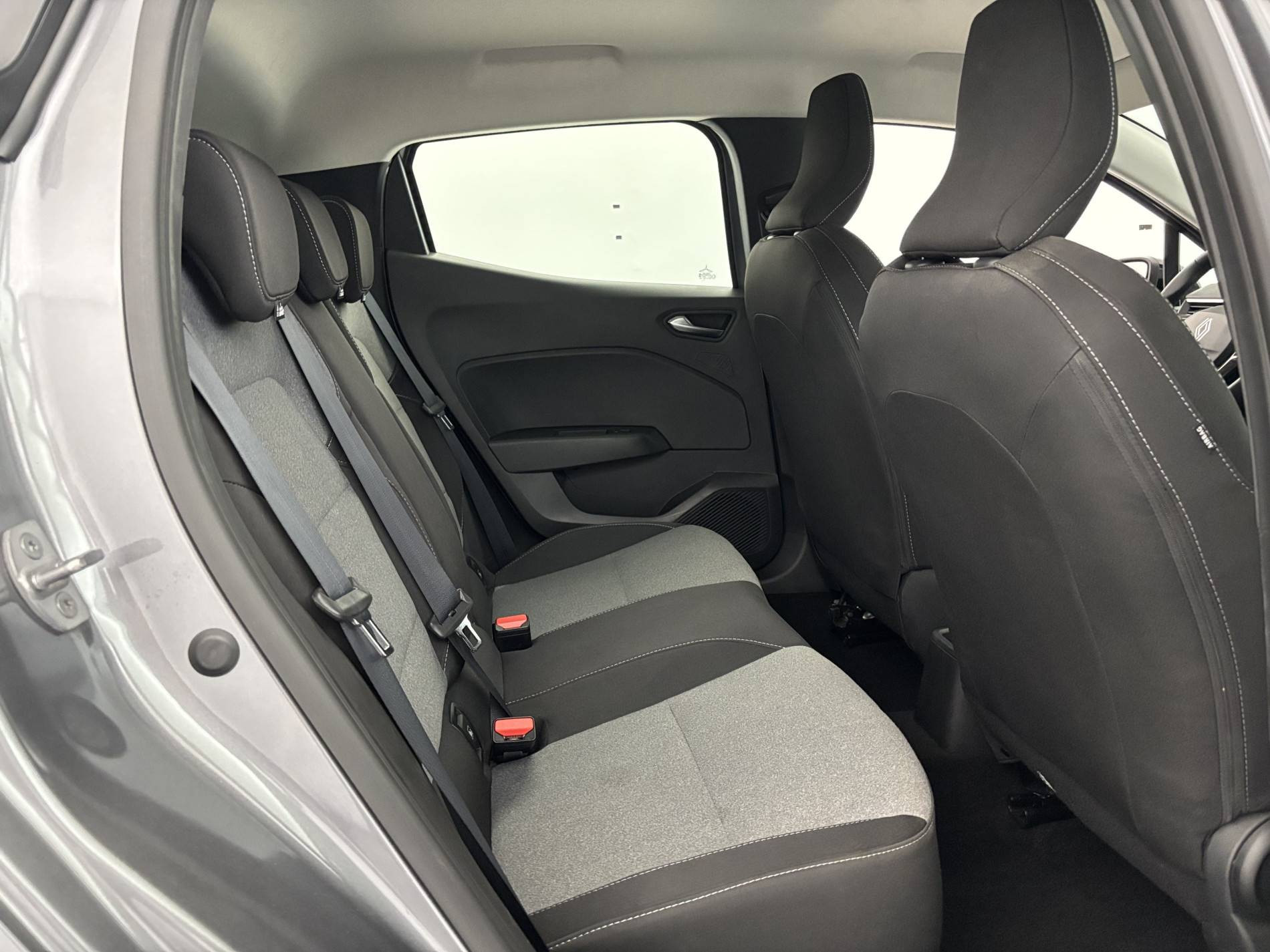 Vente en ligne Renault Clio 5 Clio Blue dCi 100 ch GSR2 au prix de 18 390 €