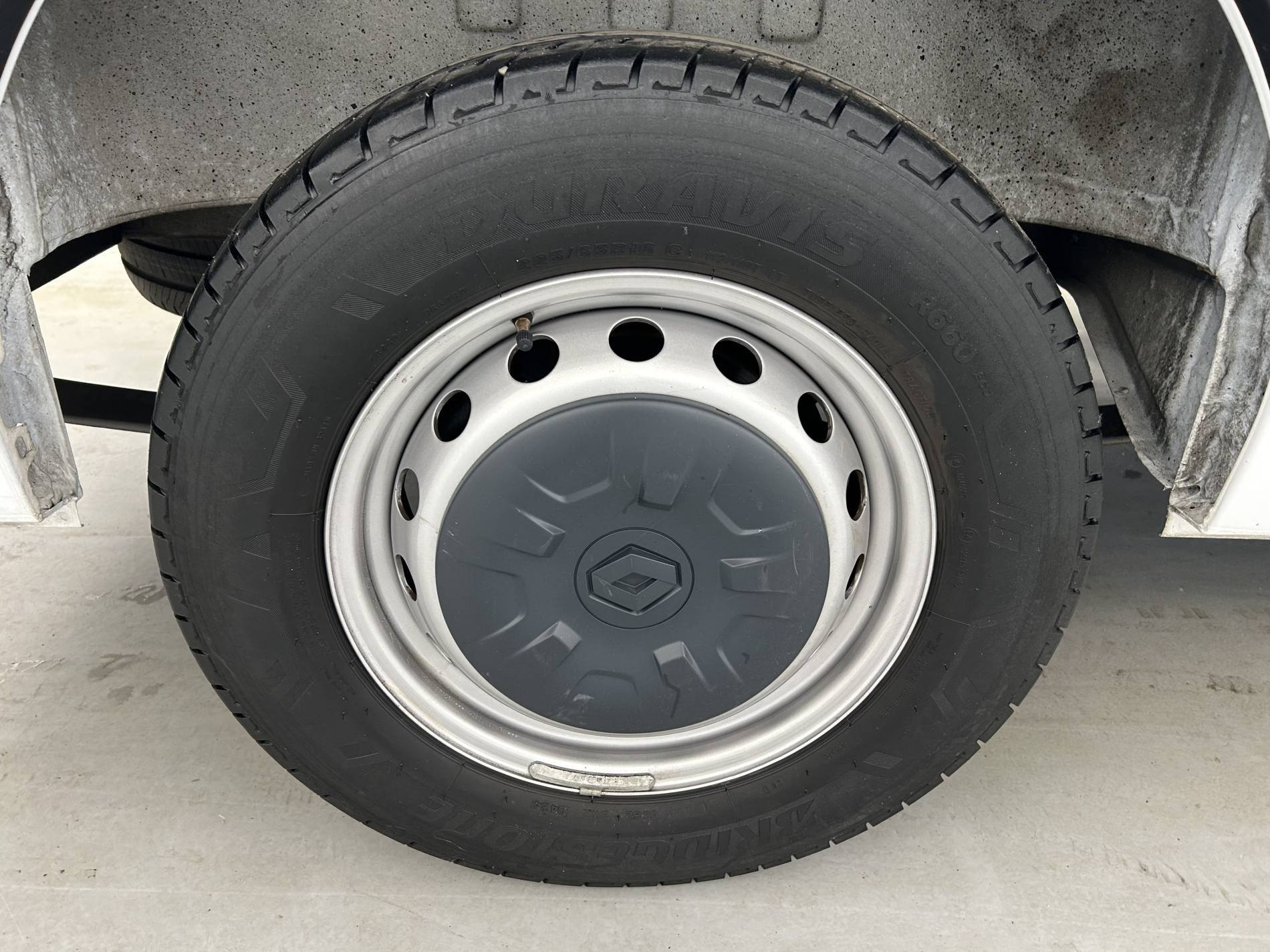 Vente en ligne Renault Master Fourgon MASTER FGN TRAC F3500 L2H2 BLUE DCI 135 au prix de 23 990 €