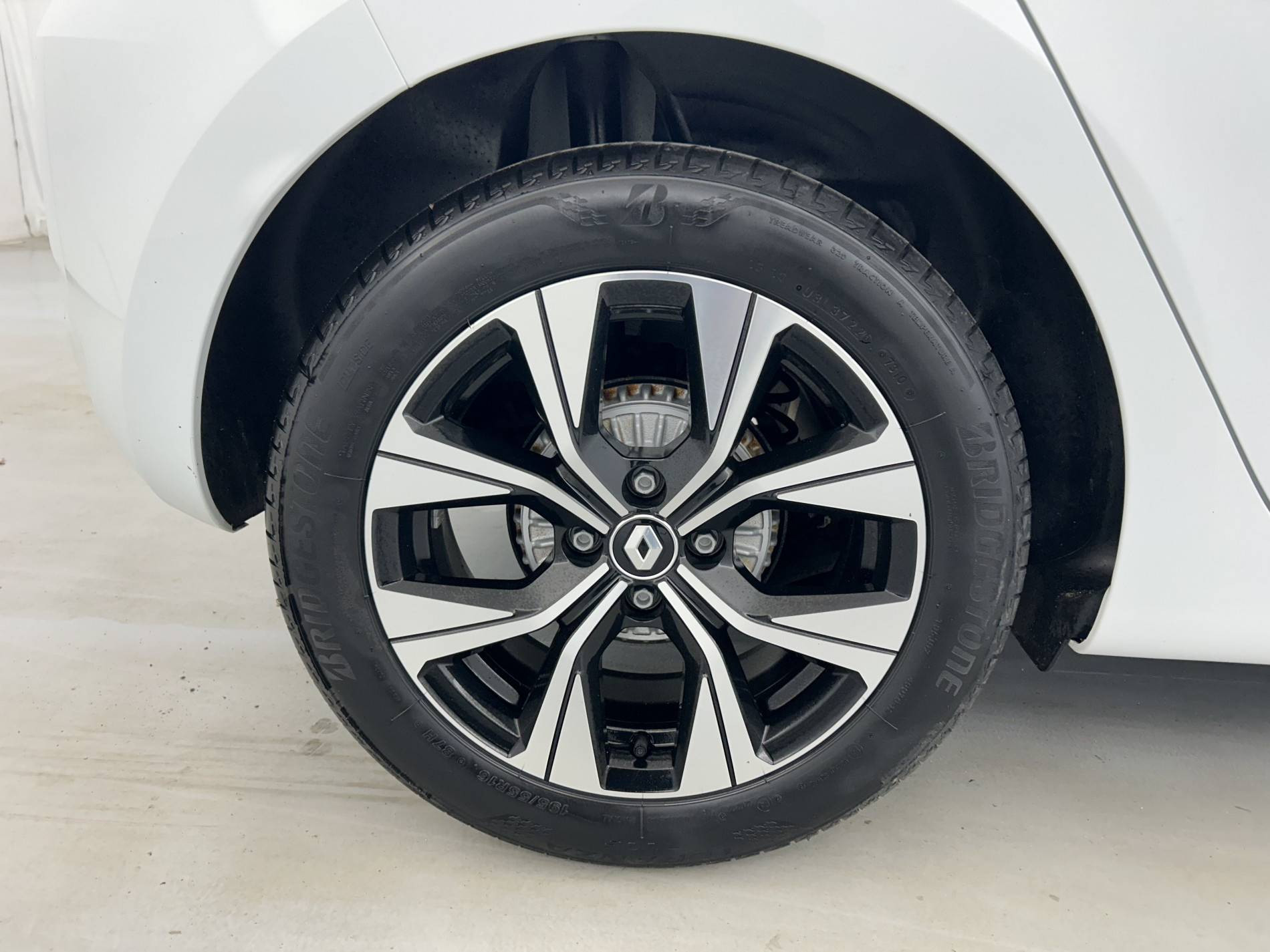 Vente en ligne Renault Clio 5 Clio SCe 65 au prix de 14 491 €