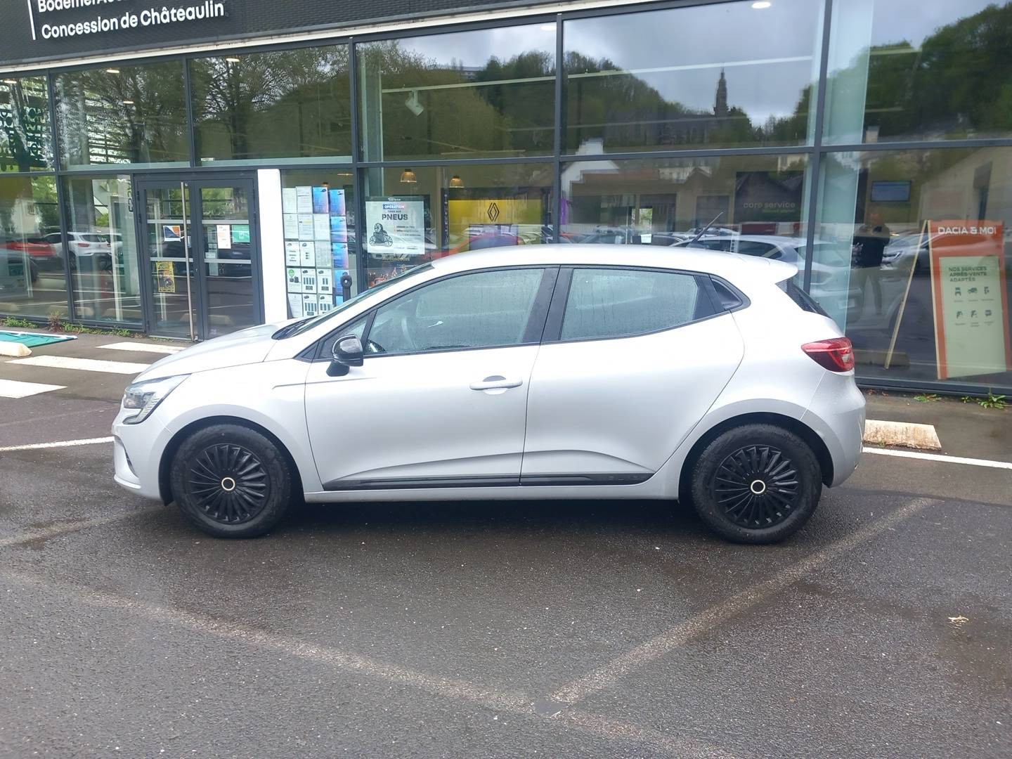 Vente en ligne Renault Clio 5 Clio TCe 90 au prix de 13 990 €