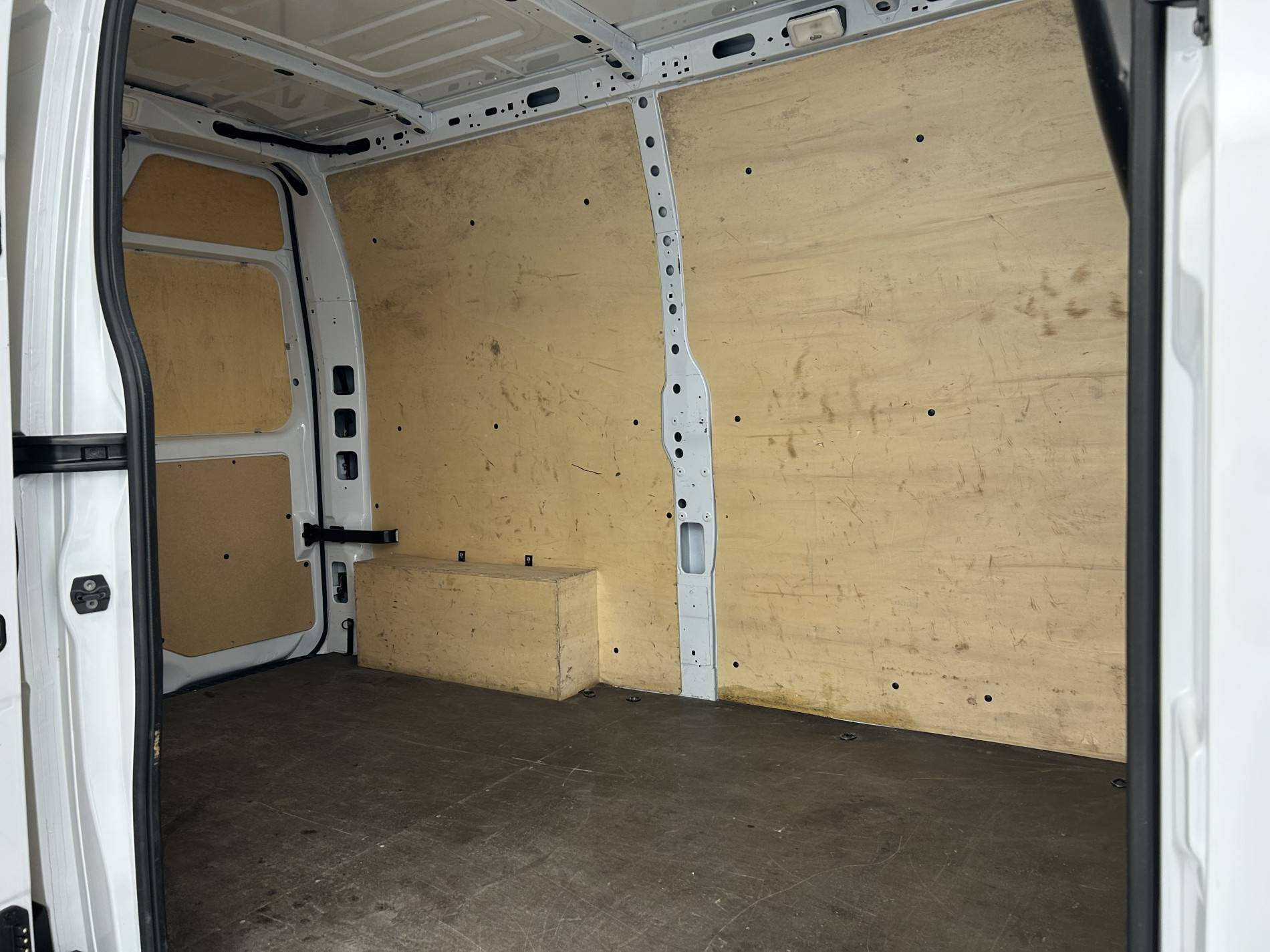 Vente en ligne Renault Master Fourgon MASTER FGN TRAC F3500 L2H2 BLUE DCI 135 au prix de 26 990 €