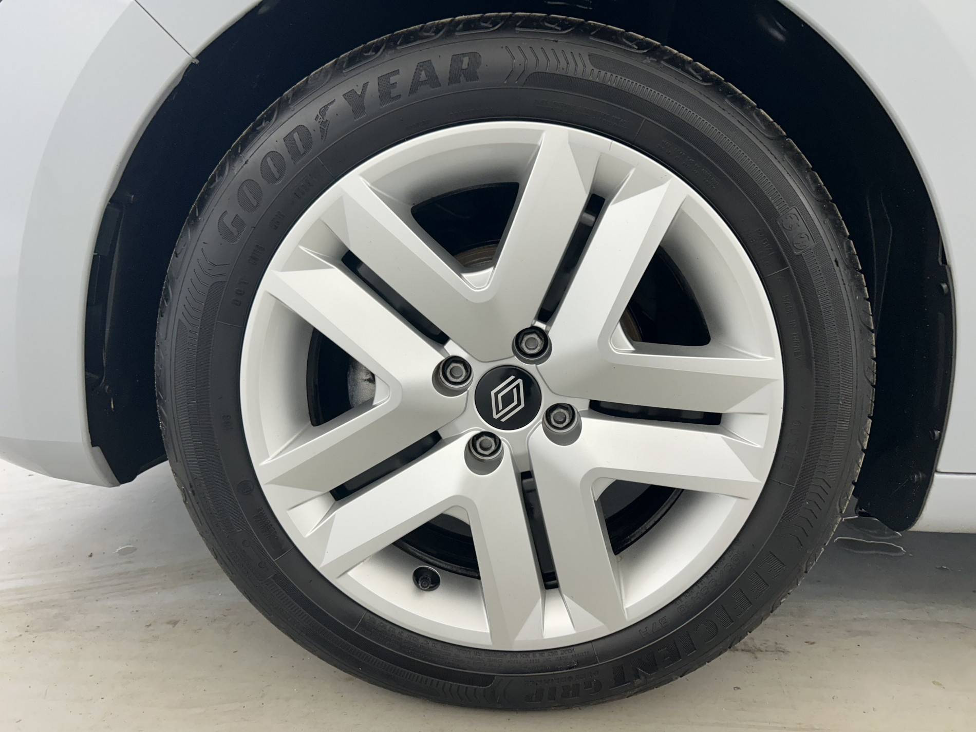 Vente en ligne Renault Clio 5 Clio TCe 90 au prix de 16 290 €