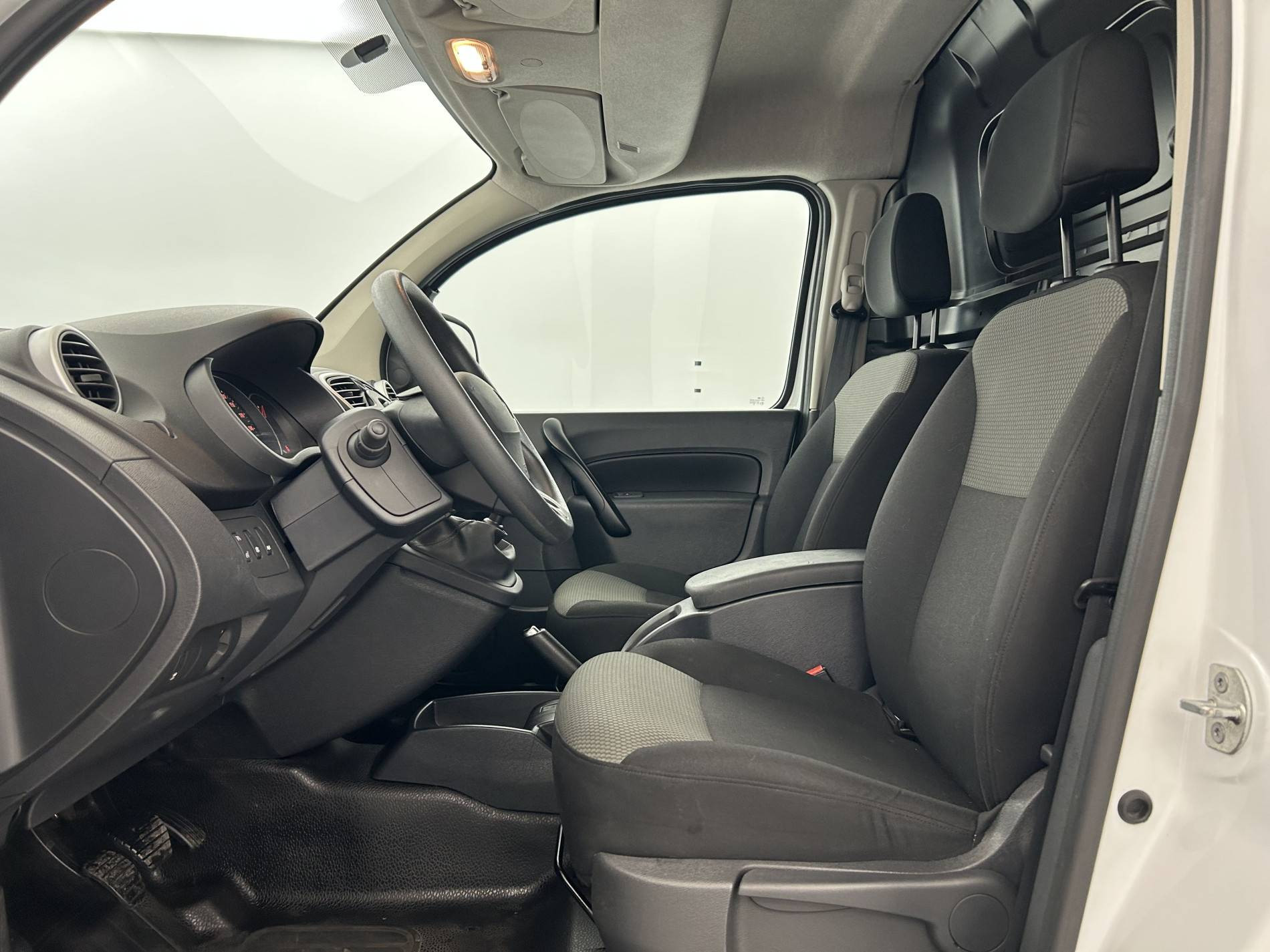 Vente en ligne Renault Kangoo Express  GRAND VOLUME BLUE DCI 115 au prix de 12 490 €