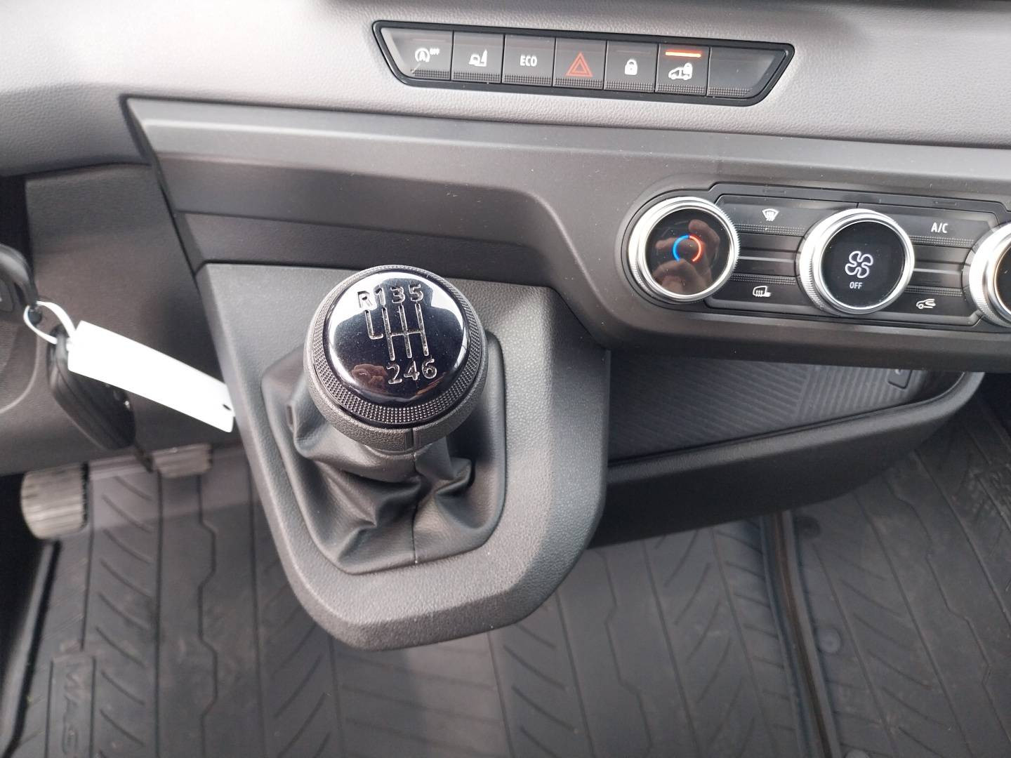 Vente en ligne Renault Master Fourgon MASTER FG BLUE DCI 130 L2H2 3T5 TR au prix de 30 990 €