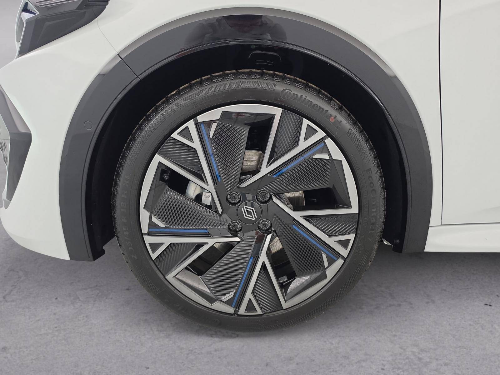Vente en ligne Renault Clio 6 Clio E-Tech full hybrid 160 ch au prix de 28 490 €