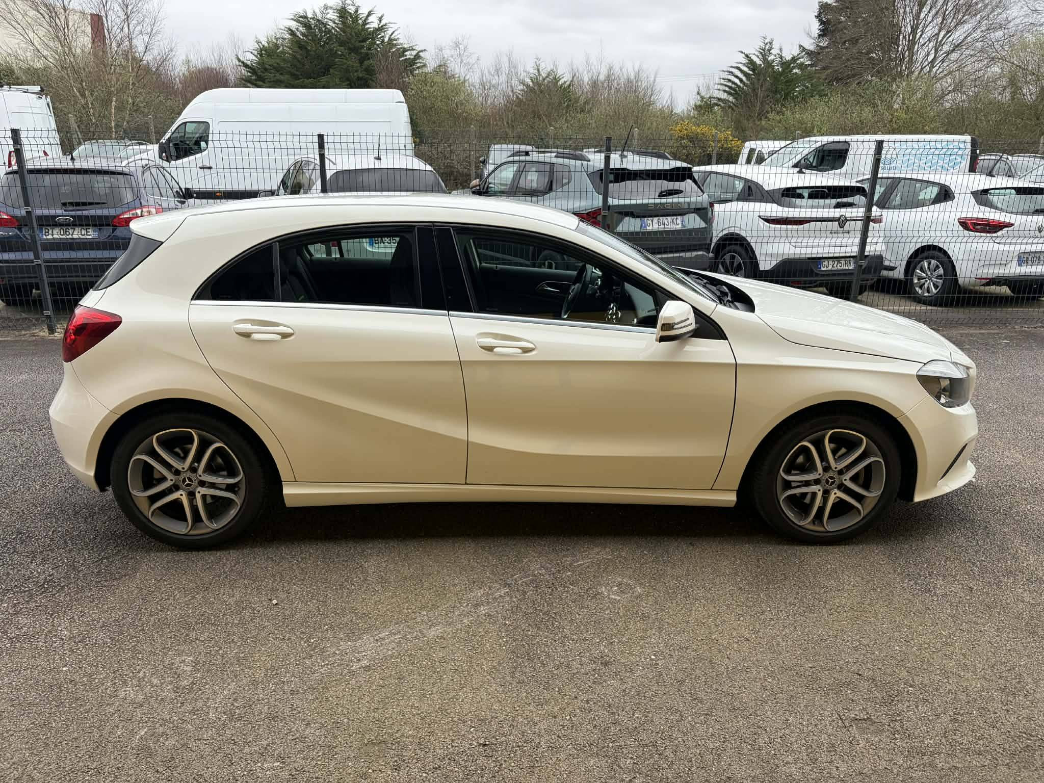 Vente en ligne Mercedes Classe A  200 d 7G-DCT au prix de 16 990 €