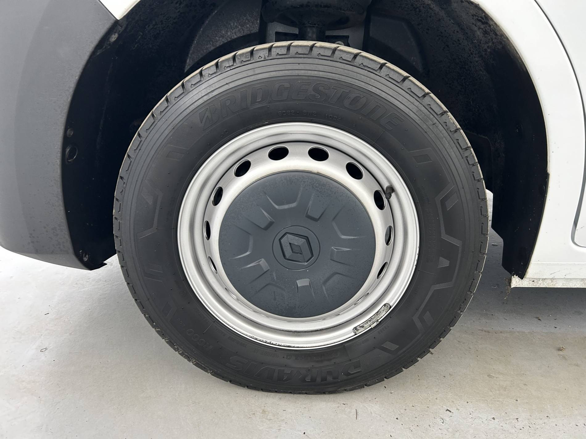 Vente en ligne Renault Master Fourgon MASTER FGN TRAC F3500 L2H2 BLUE DCI 135 au prix de 26 990 €