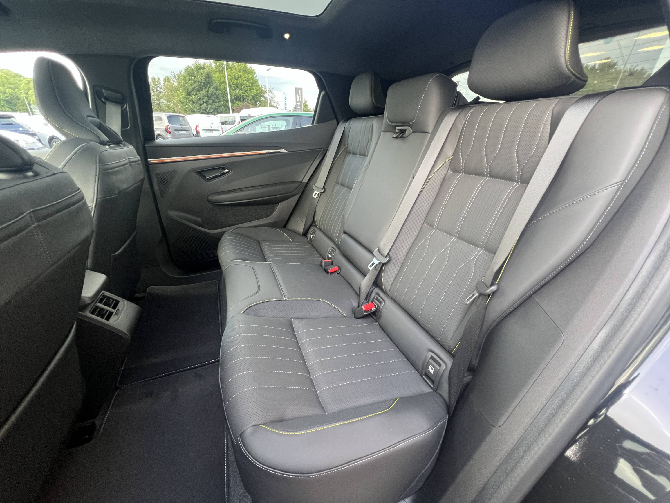 Vente en ligne Renault Scenic E-Tech Scenic E-Tech électrique 220 ch grande autonomie au prix de 50 490 €