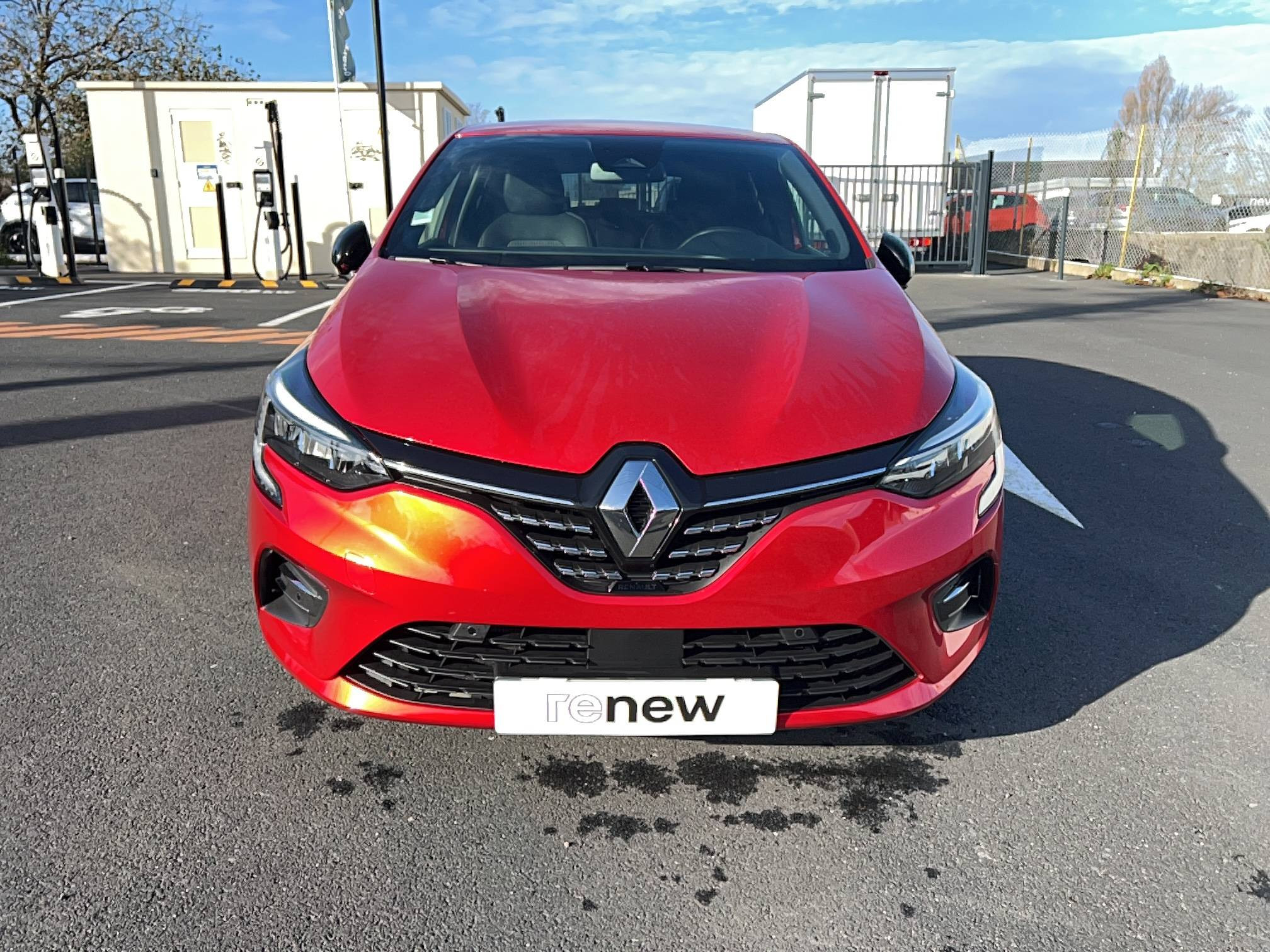 Vente en ligne Renault Clio 5 Clio E-Tech full hybrid 145 au prix de 18 450 €