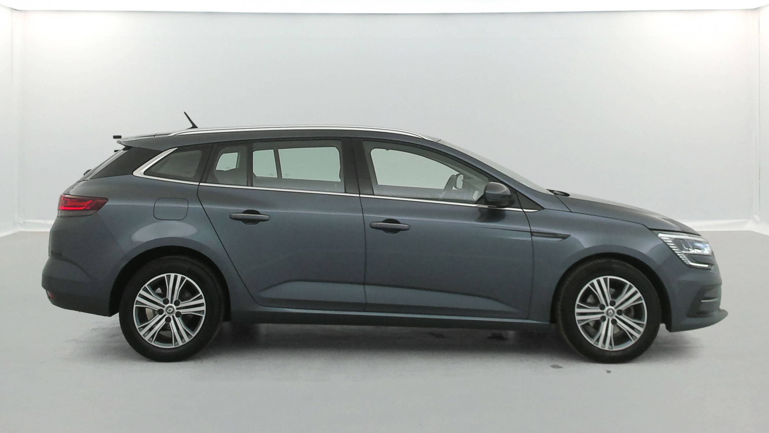 Vente en ligne Renault Megane 4 Estate  TCe 140 au prix de 15 490 €