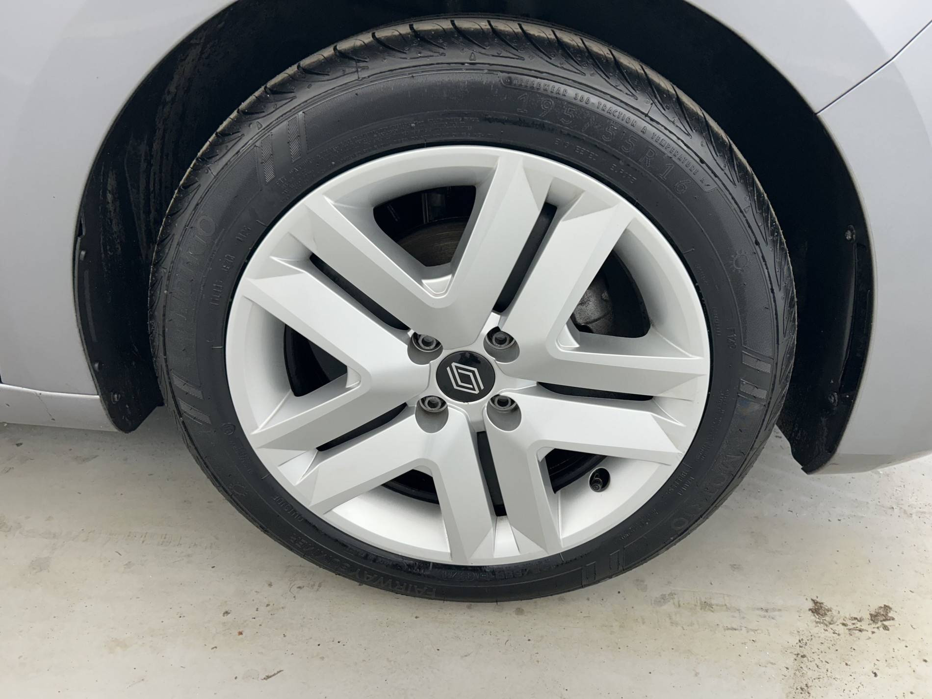 Vente en ligne Renault Clio 5 Clio TCe 90 ch GSR2 au prix de 15 490 €