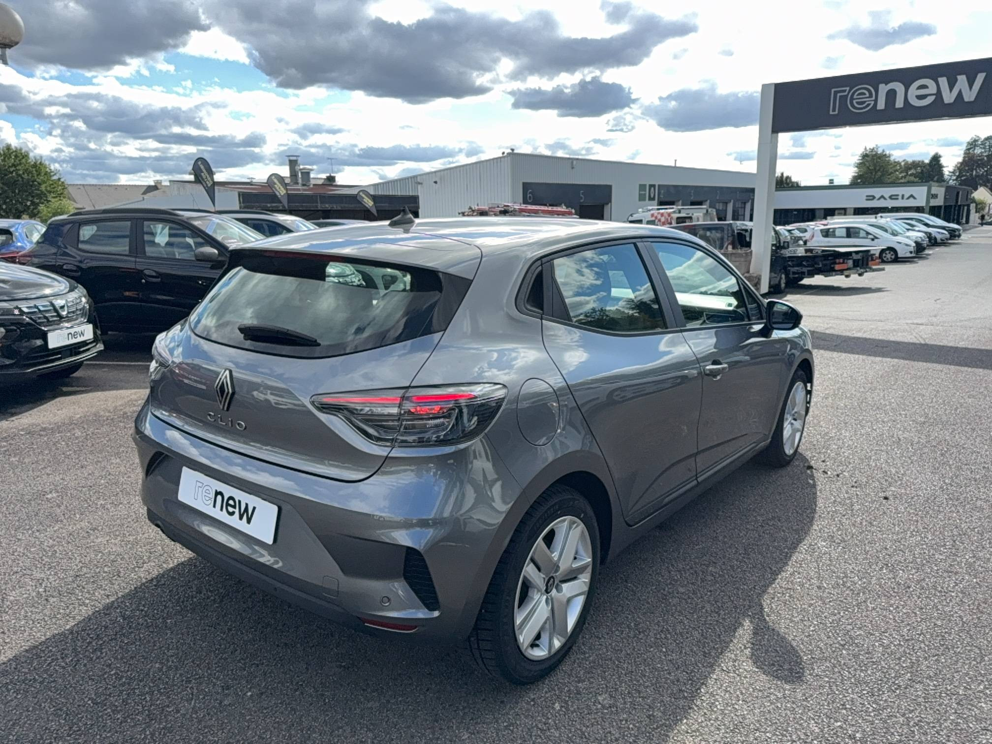 Vente en ligne Renault Clio 5 Clio dCi 100 au prix de 13 990 €