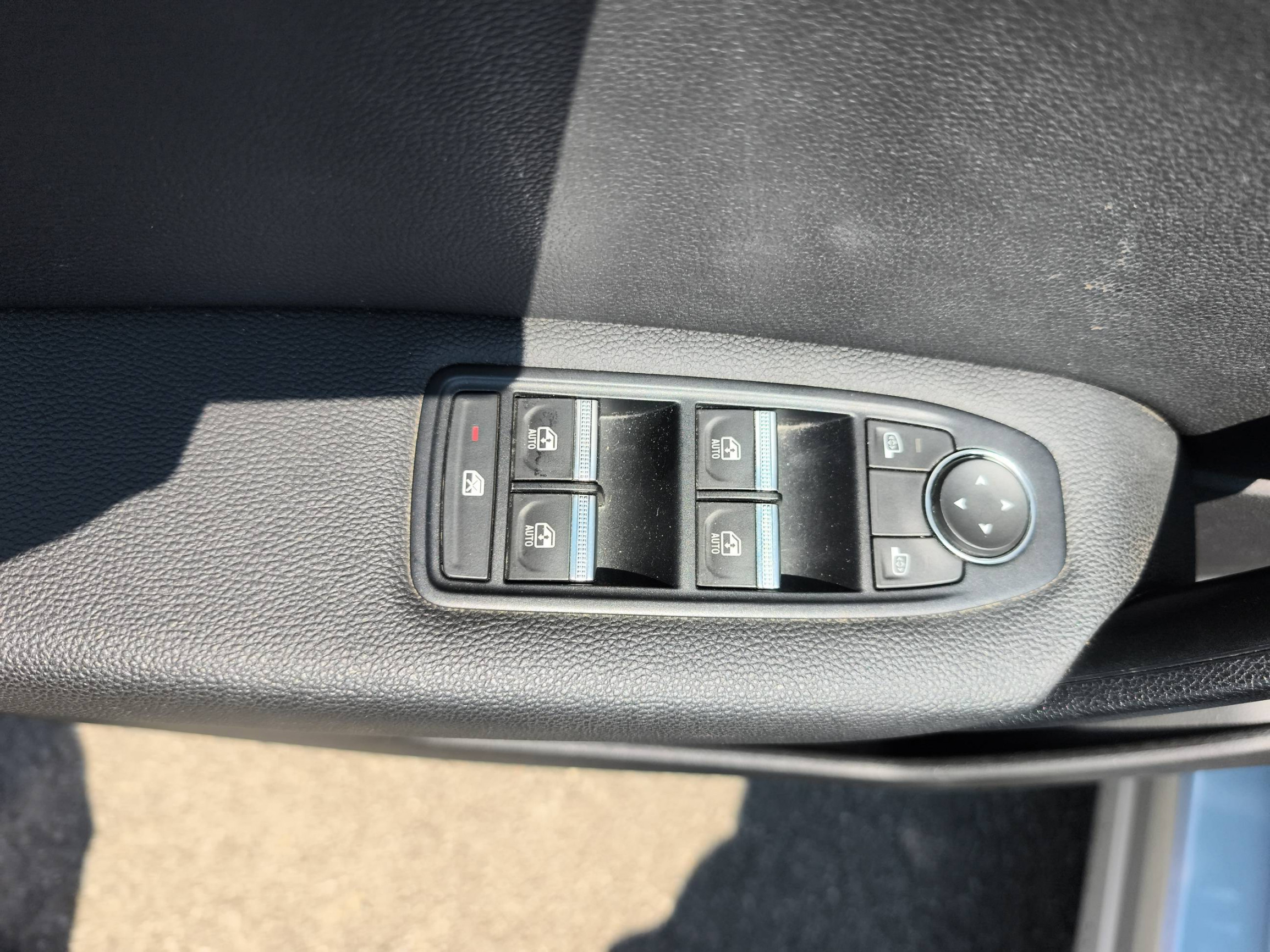Vente en ligne Renault Captur  mild hybrid 160 EDC au prix de 17 690 €
