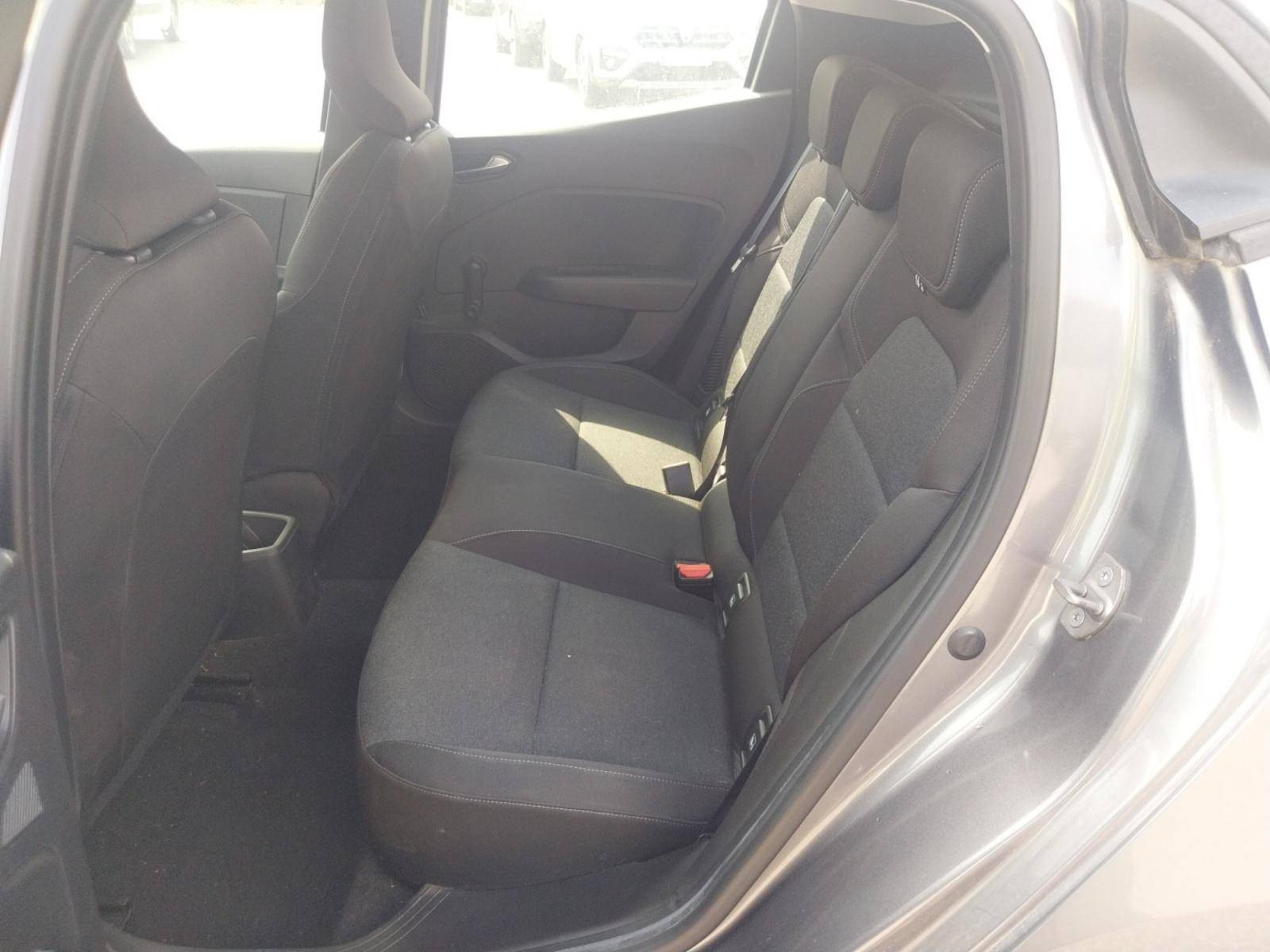 Vente en ligne Renault Clio 5 Clio E-Tech full hybrid 145 au prix de 15 990 €