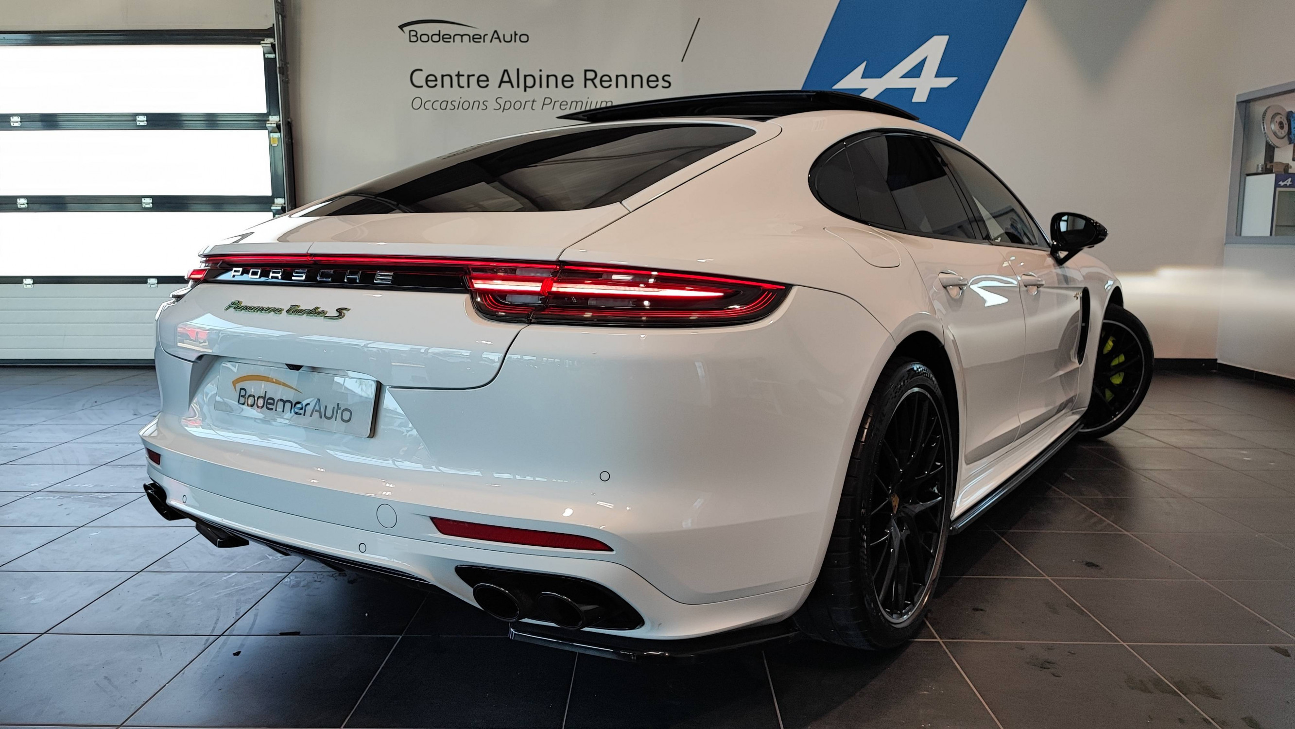 Vente en ligne Porsche Panamera  Turbo S V8 4.0 680 au prix de 99 990 €