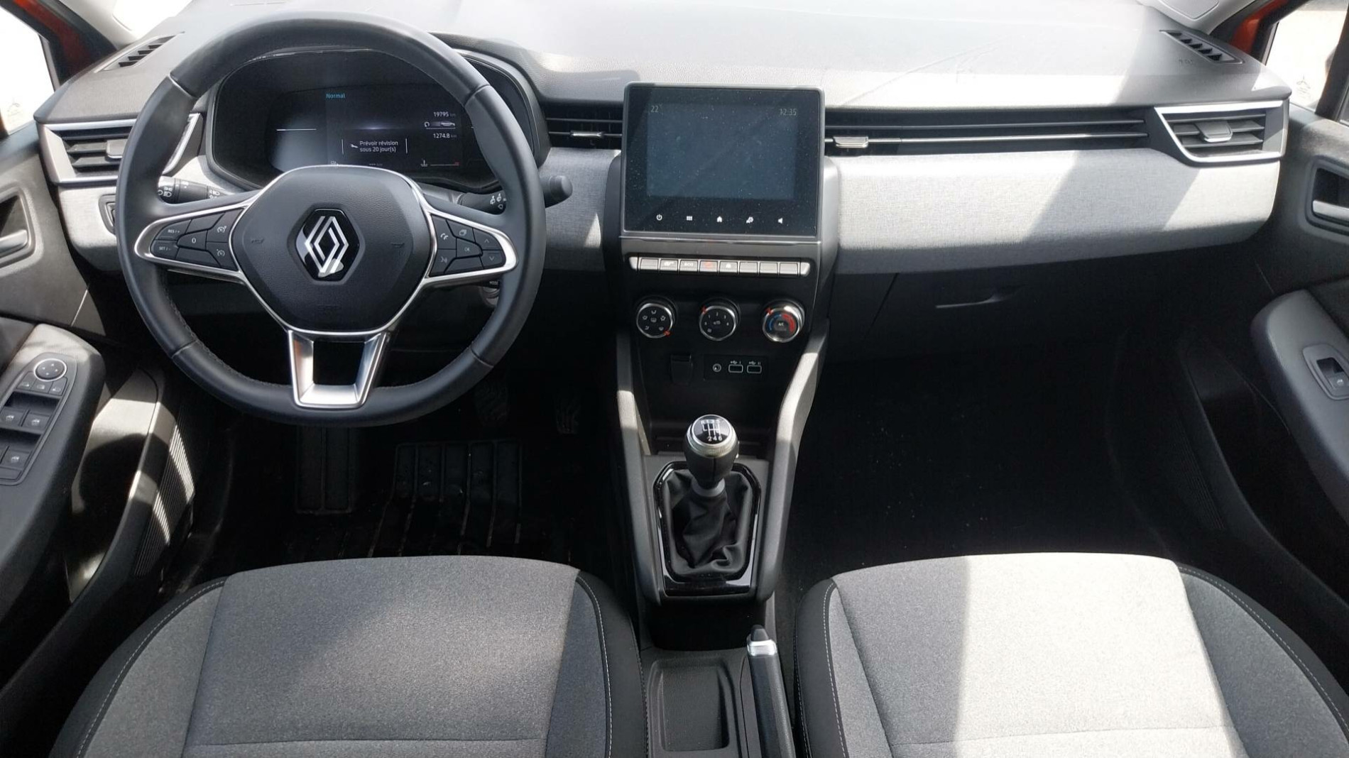 Vente en ligne Renault Clio 5 Clio TCe 90 au prix de 15 490 €