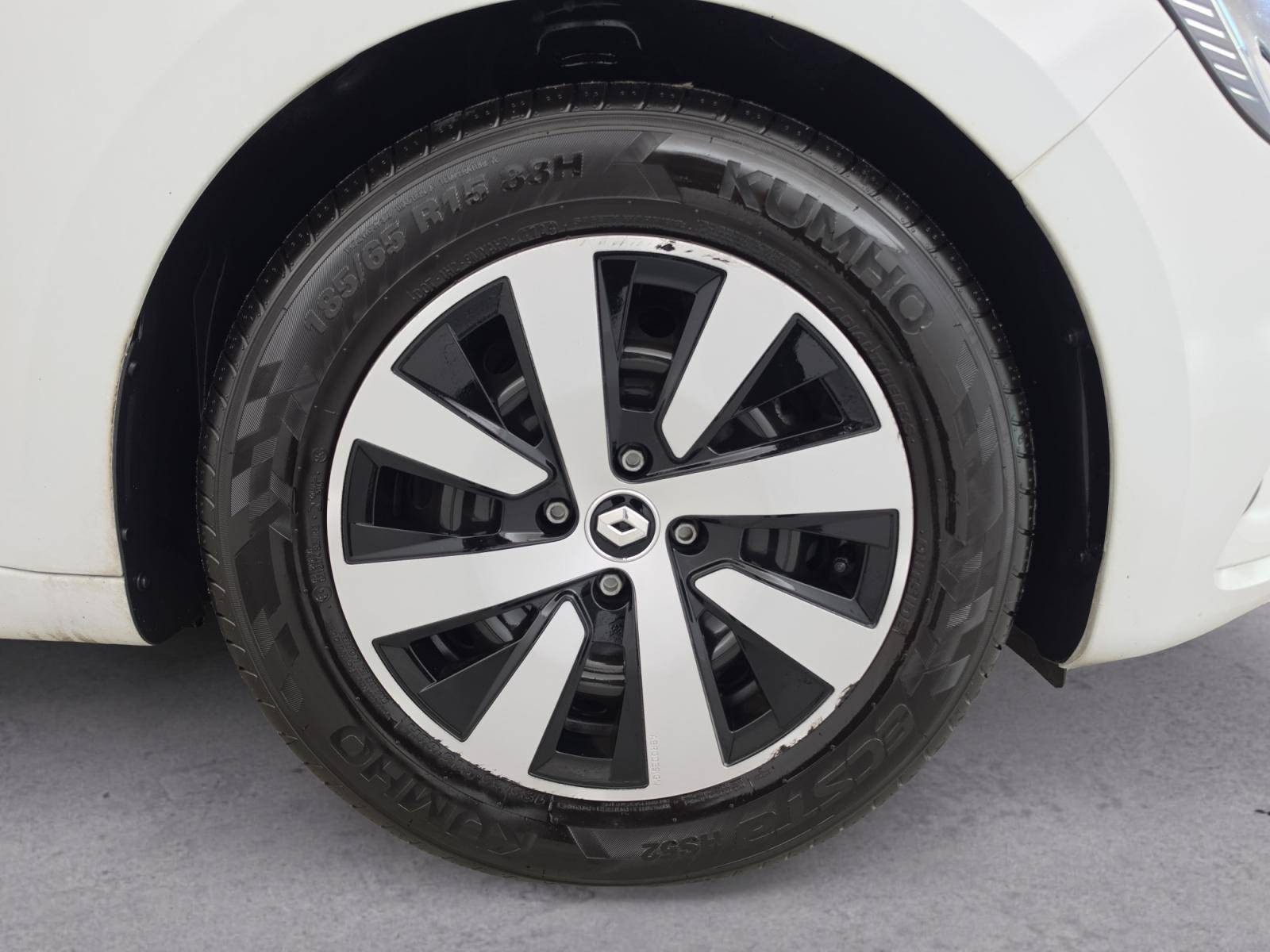 Vente en ligne Renault Clio 5 Clio TCe 90 au prix de 14 990 €