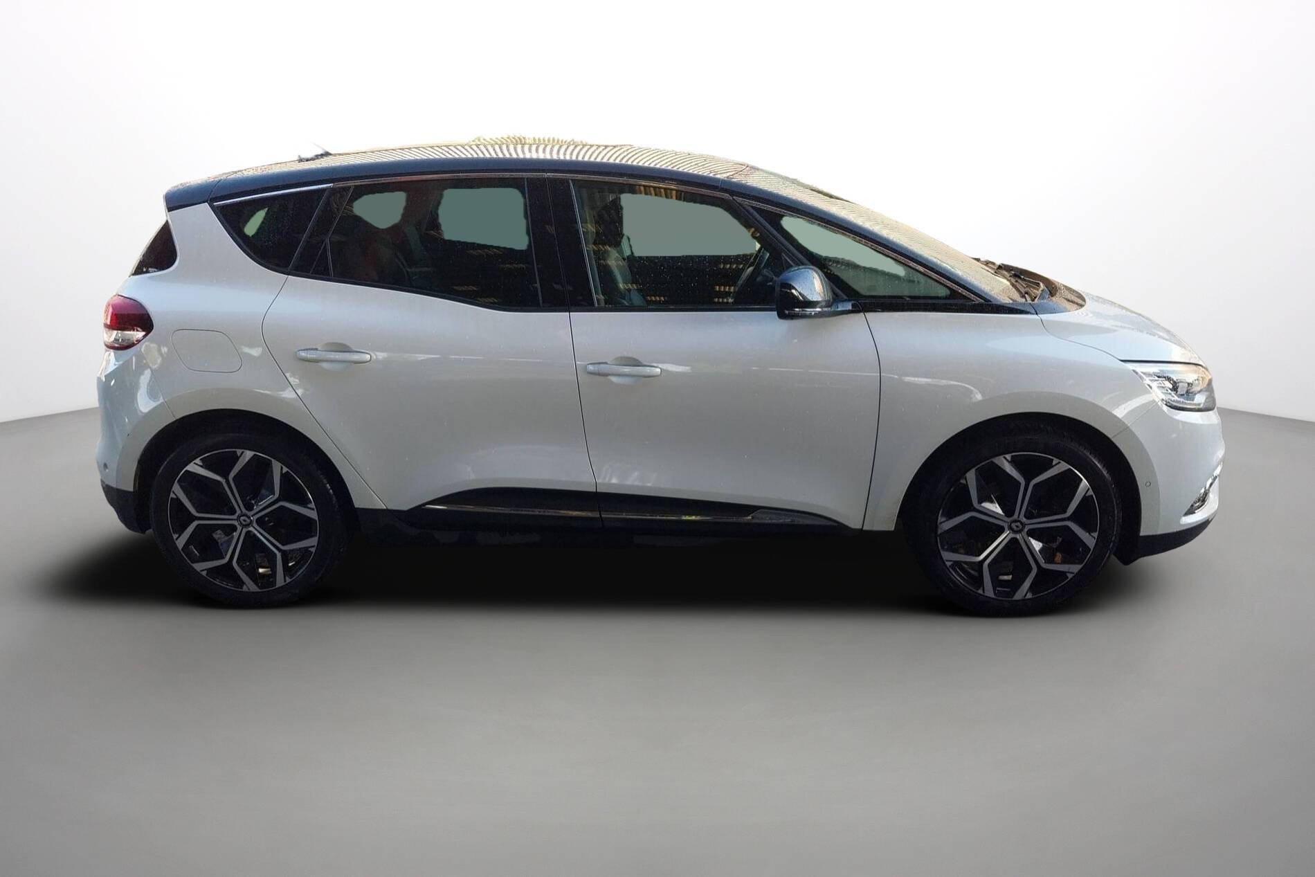 Vente en ligne Renault Scenic 4 Scenic TCe 140 FAP - 21 au prix de 16 950 €