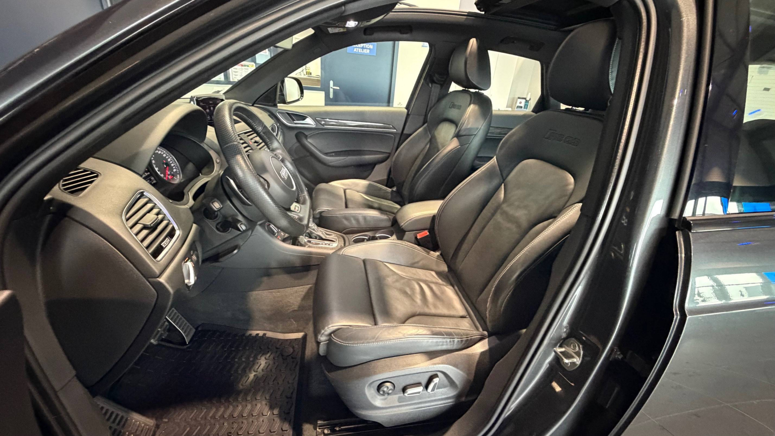 Vente en ligne Audi RSQ3  Performance 2.5 TFSI 367 ch au prix de 37 990 €