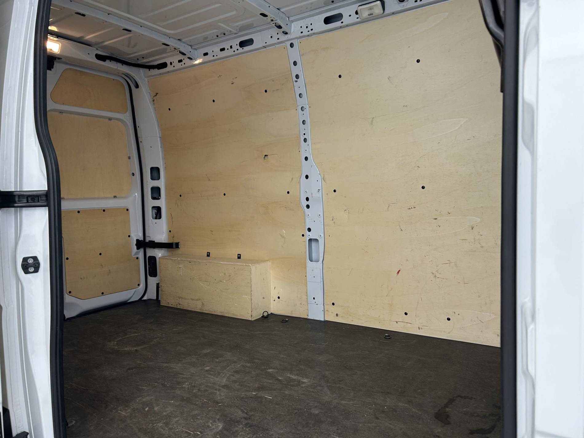 Vente en ligne Renault Master Fourgon MASTER FGN TRAC F3500 L2H2 BLUE DCI 135 au prix de 25 490 €