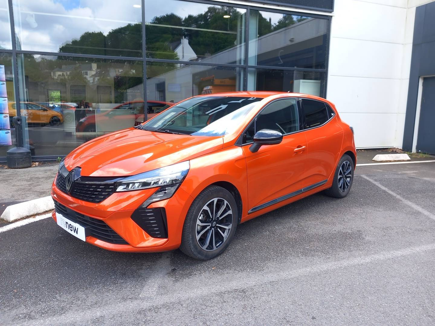 Renault Clio 5 Clio E-Tech full hybrid 145 occasion de 2024 en vente à Châteaulin