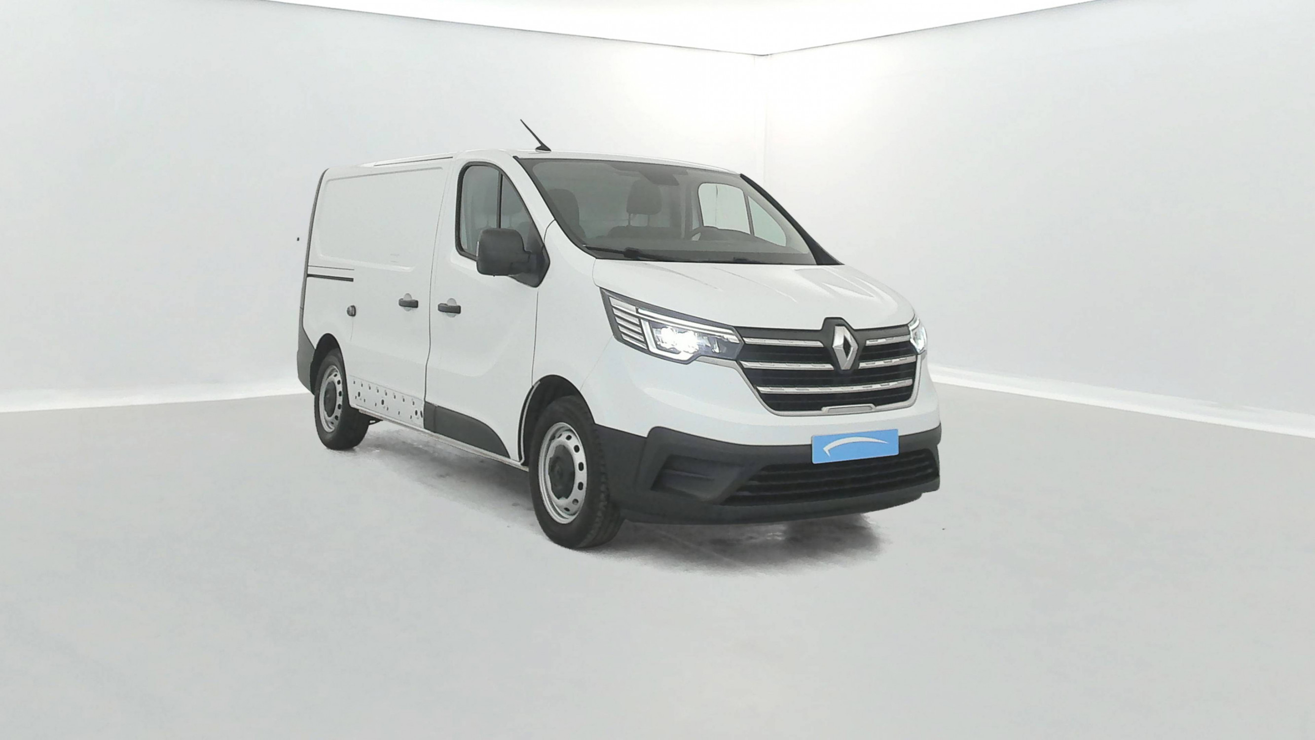 Vente en ligne Renault Trafic 3 Fourgon TRAFIC FGN L1H1 2800 KG BLUE DCI 130 au prix de 21 390 €