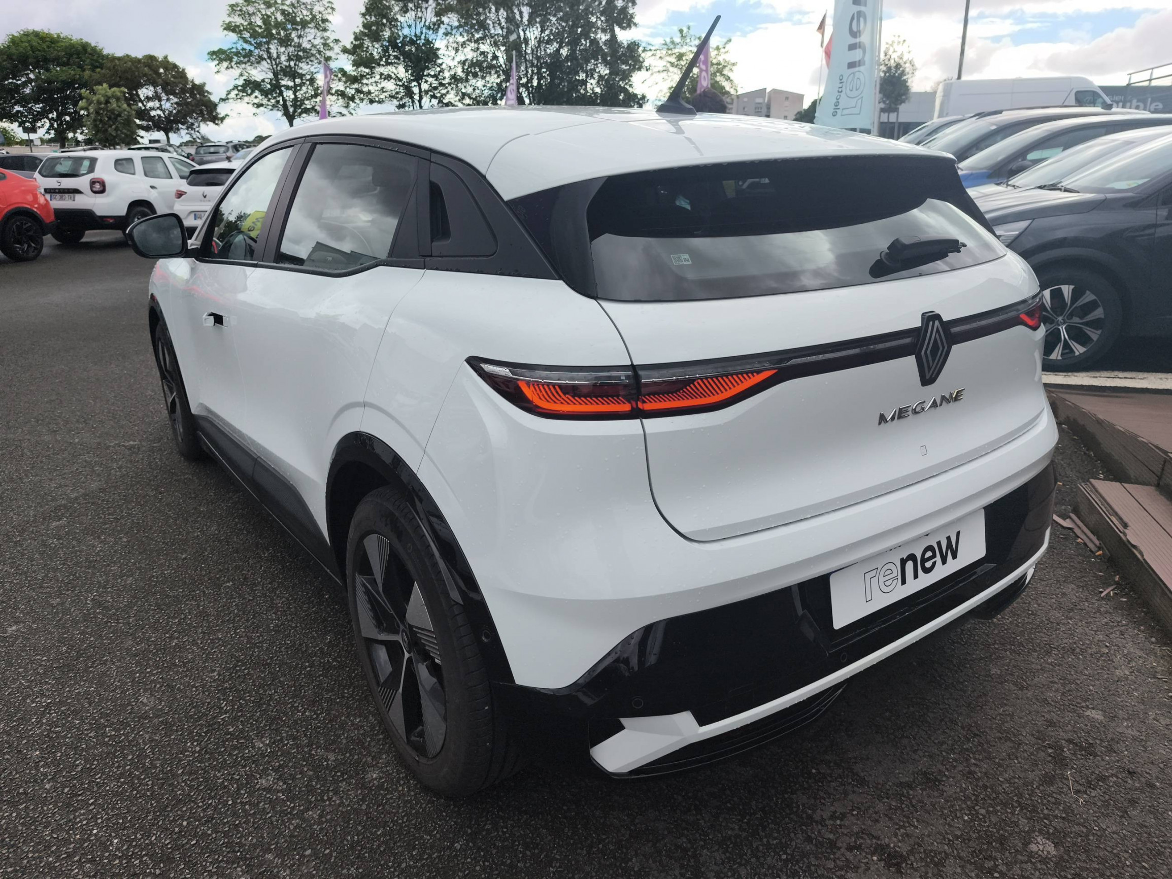 Vente en ligne Renault Megane E-Tech  EV60 220 ch super charge au prix de 21 490 €