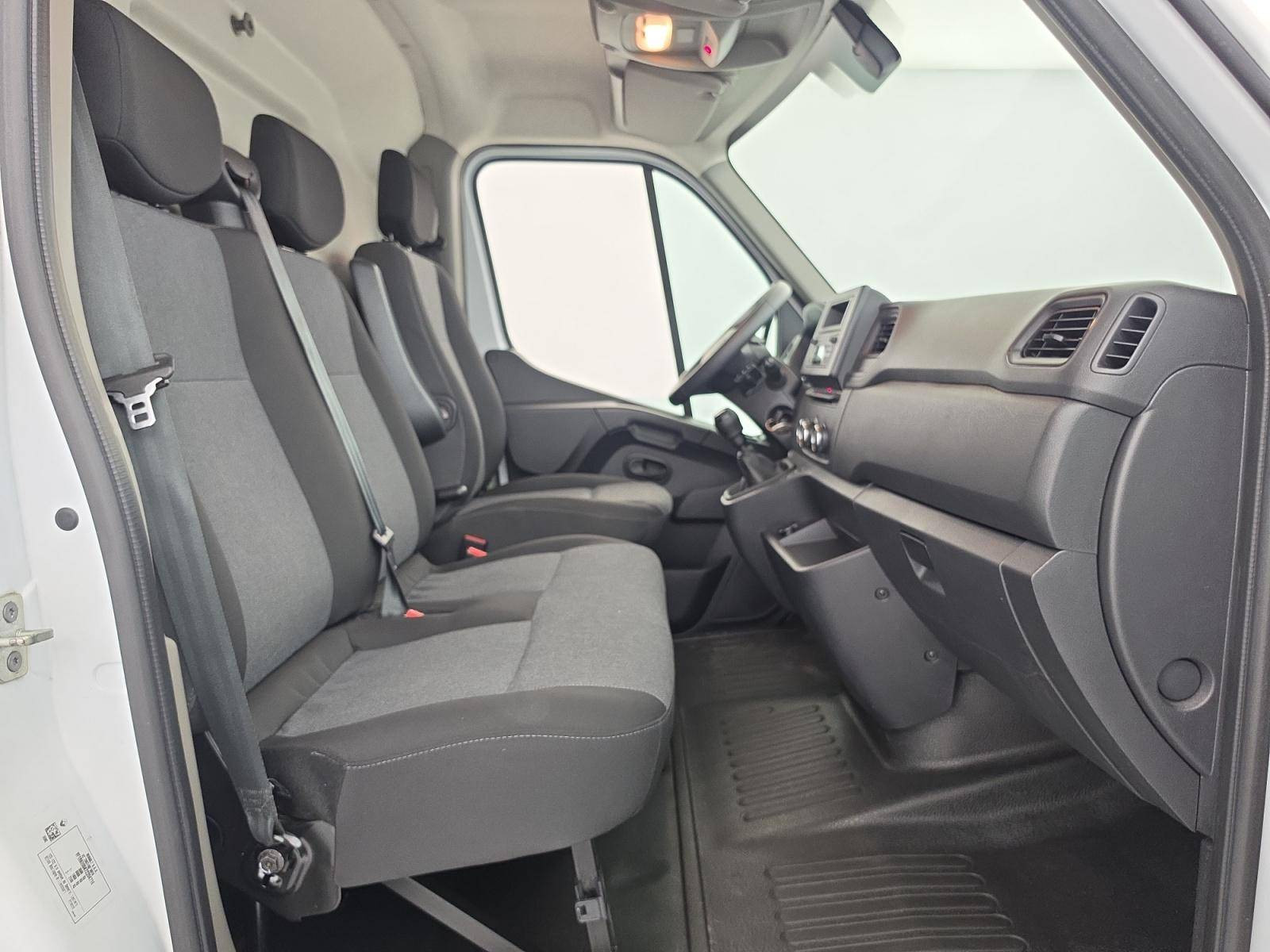 Vente en ligne Renault Master Fourgon MASTER FGN TRAC F3500 L2H2 BLUE DCI 135 au prix de 23 890 €
