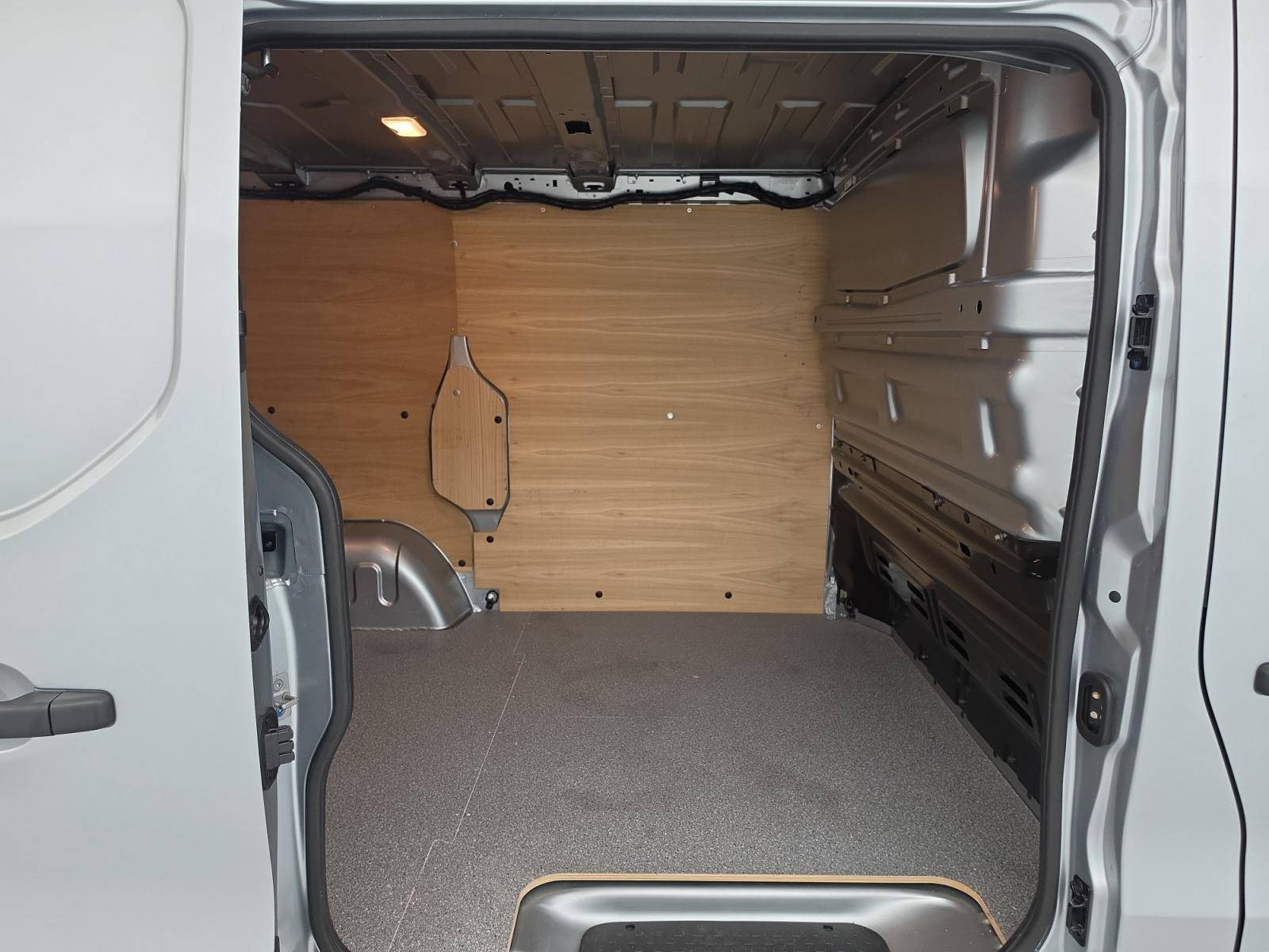 Vente en ligne Renault Trafic 3 Fourgon TRAFIC FG BLUE DCI 170 L1H1 2T8 AUTO au prix de 32 490 €