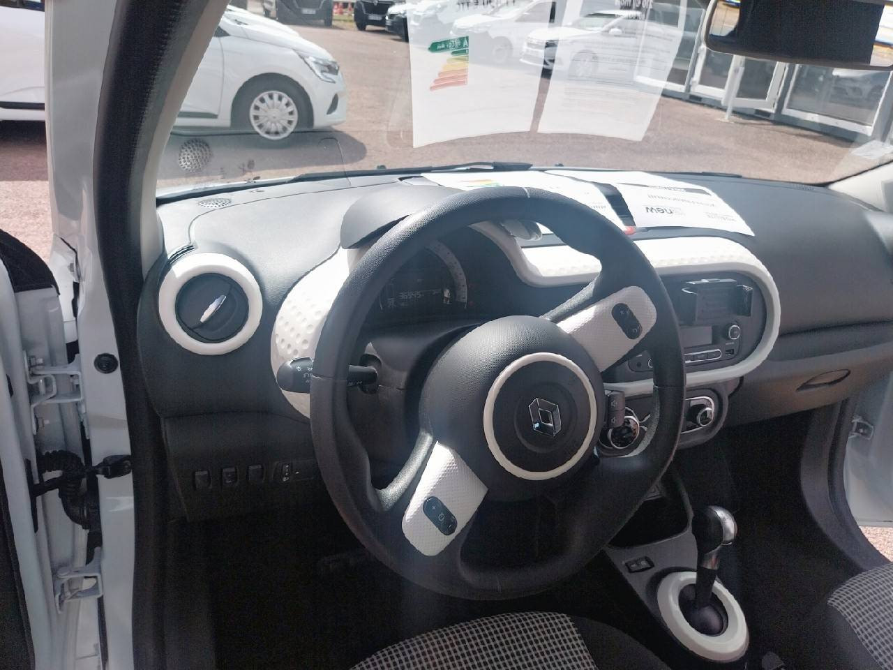 Vente en ligne Renault Twingo Electrique Twingo III E-Tech au prix de 11 990 €