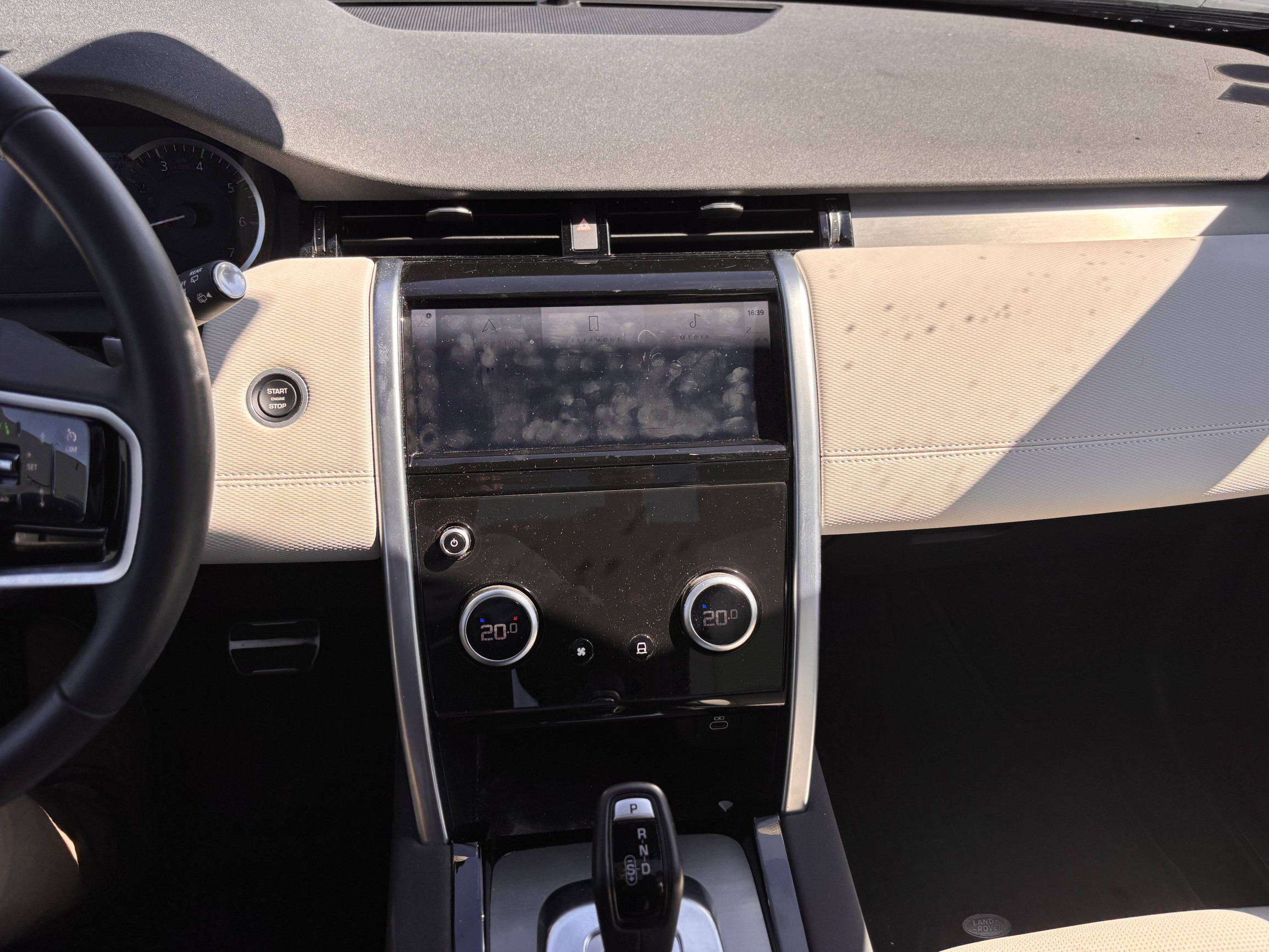 Vente en ligne Land Rover Discovery Sport  Mark VII P200 FLEXFUEL MHEV AWD BVA au prix de 34 990 €