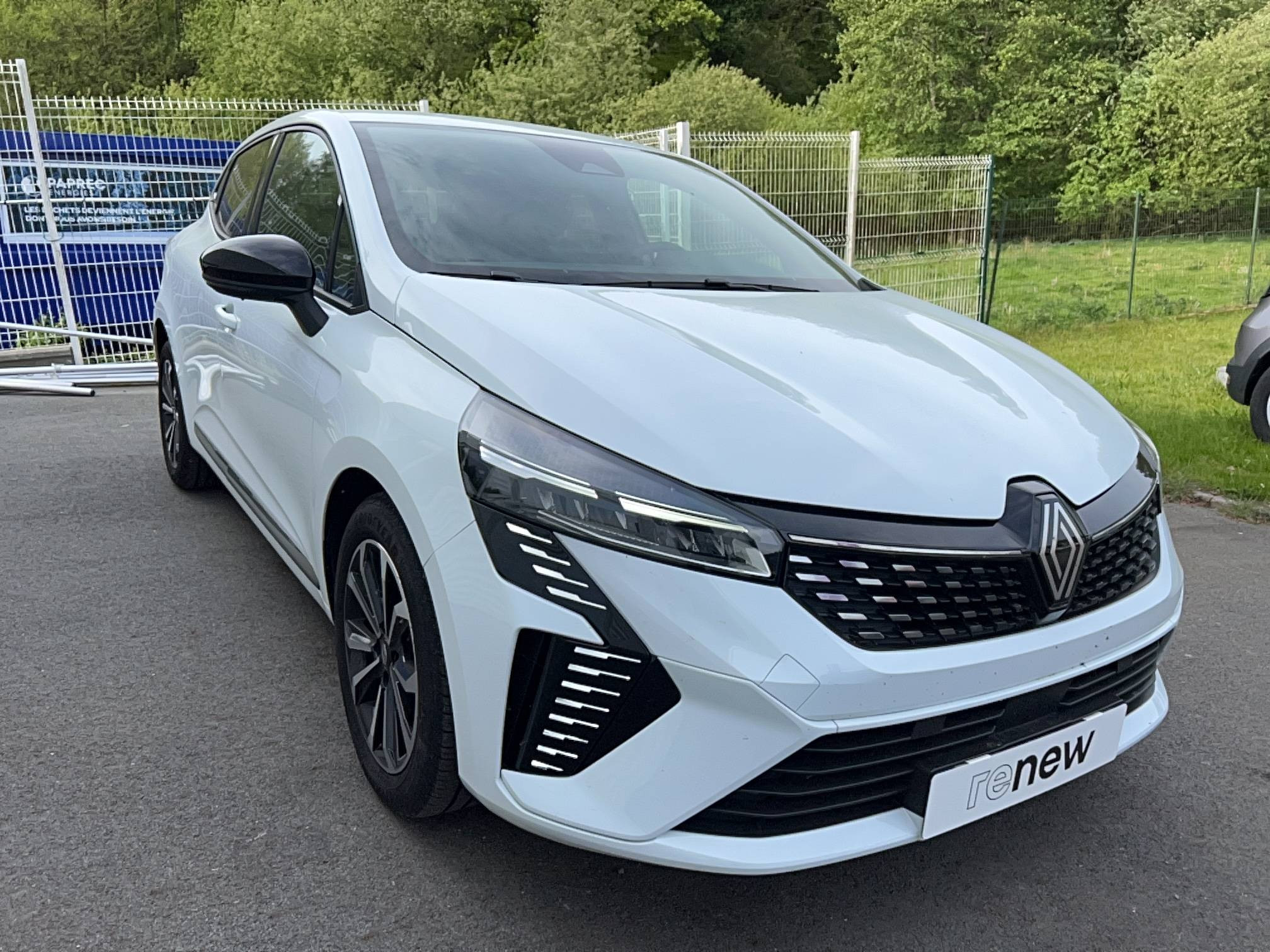 Vente en ligne Renault Clio 5 Clio TCe 90 au prix de 16 990 €