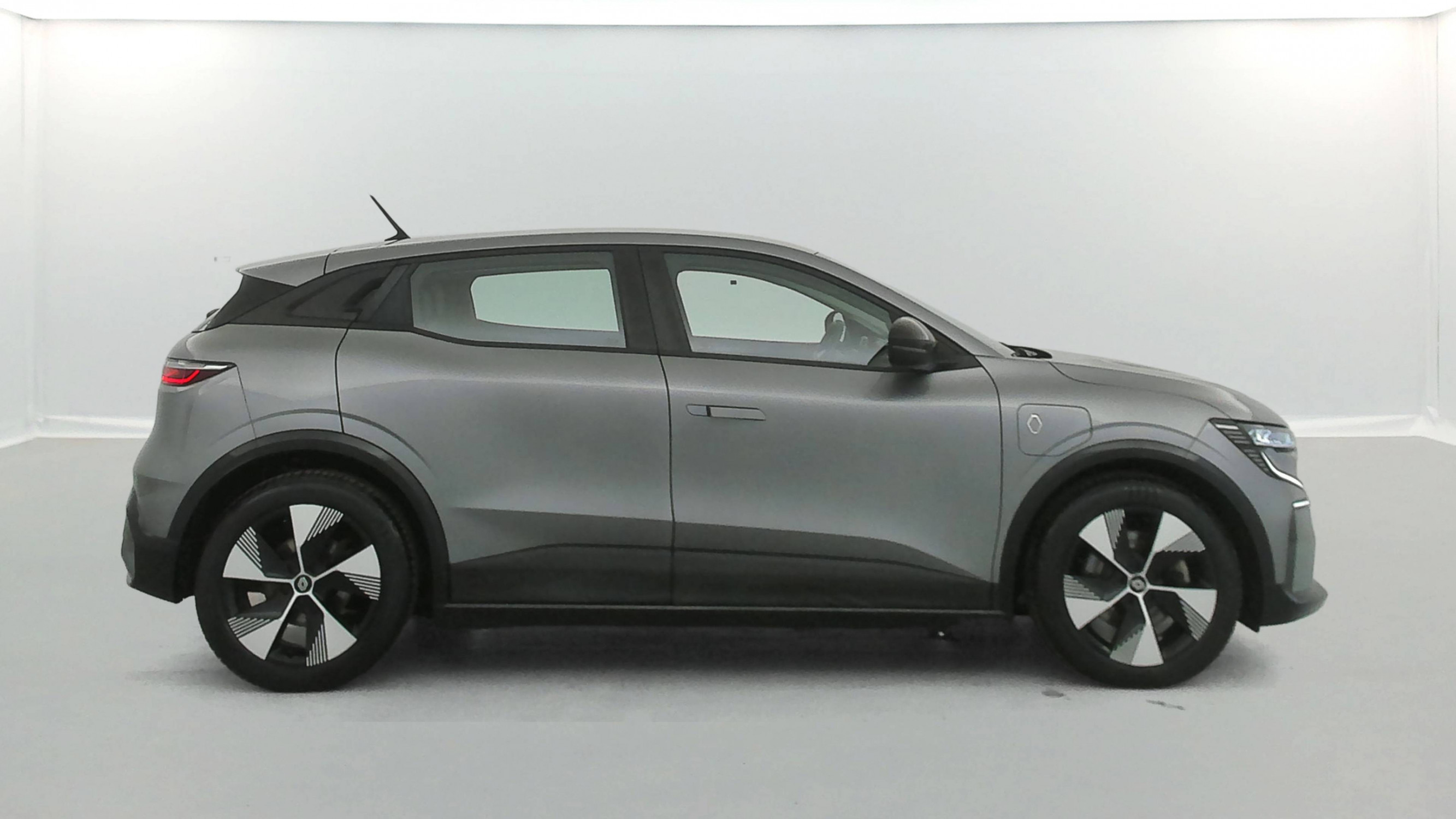 Vente en ligne Renault Megane E-Tech  EV60 220 ch super charge au prix de 21 999 €