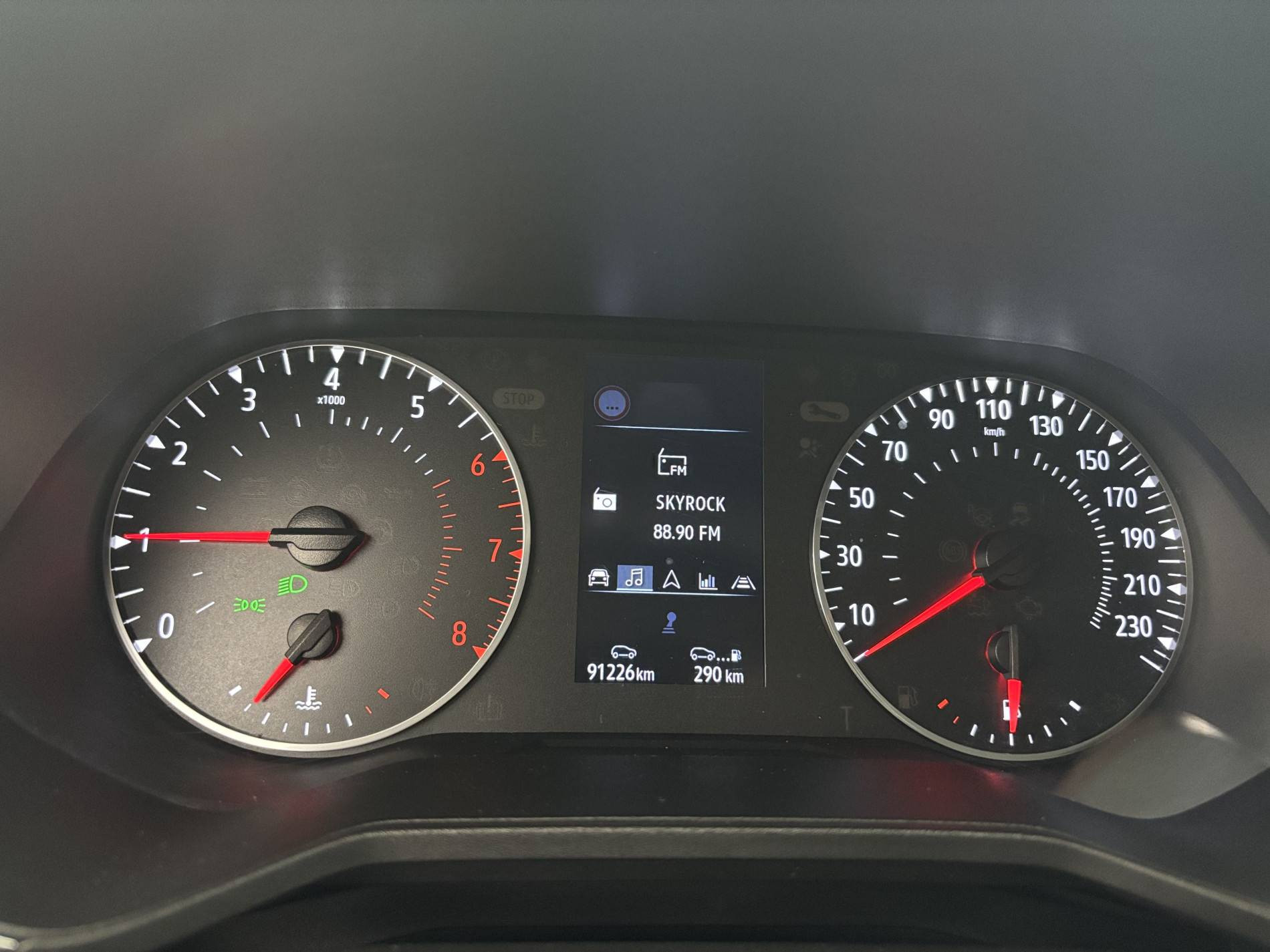 Vente en ligne Renault Clio 5 Clio TCe 90 - 21 au prix de 13 990 €