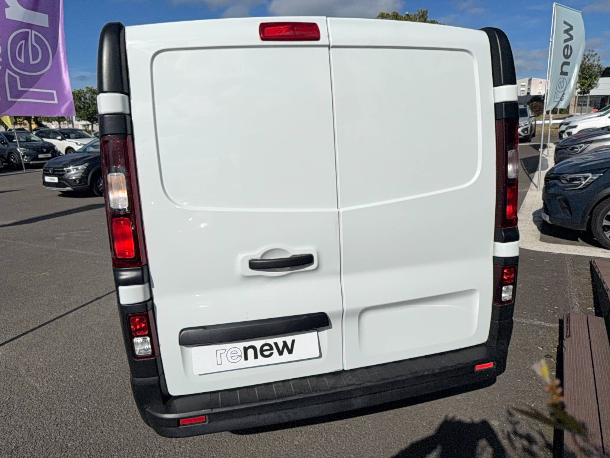 Vente en ligne Renault Trafic 3 Fourgon TRAFIC FGN L1H1 1000 KG DCI 120 au prix de 19 990 €
