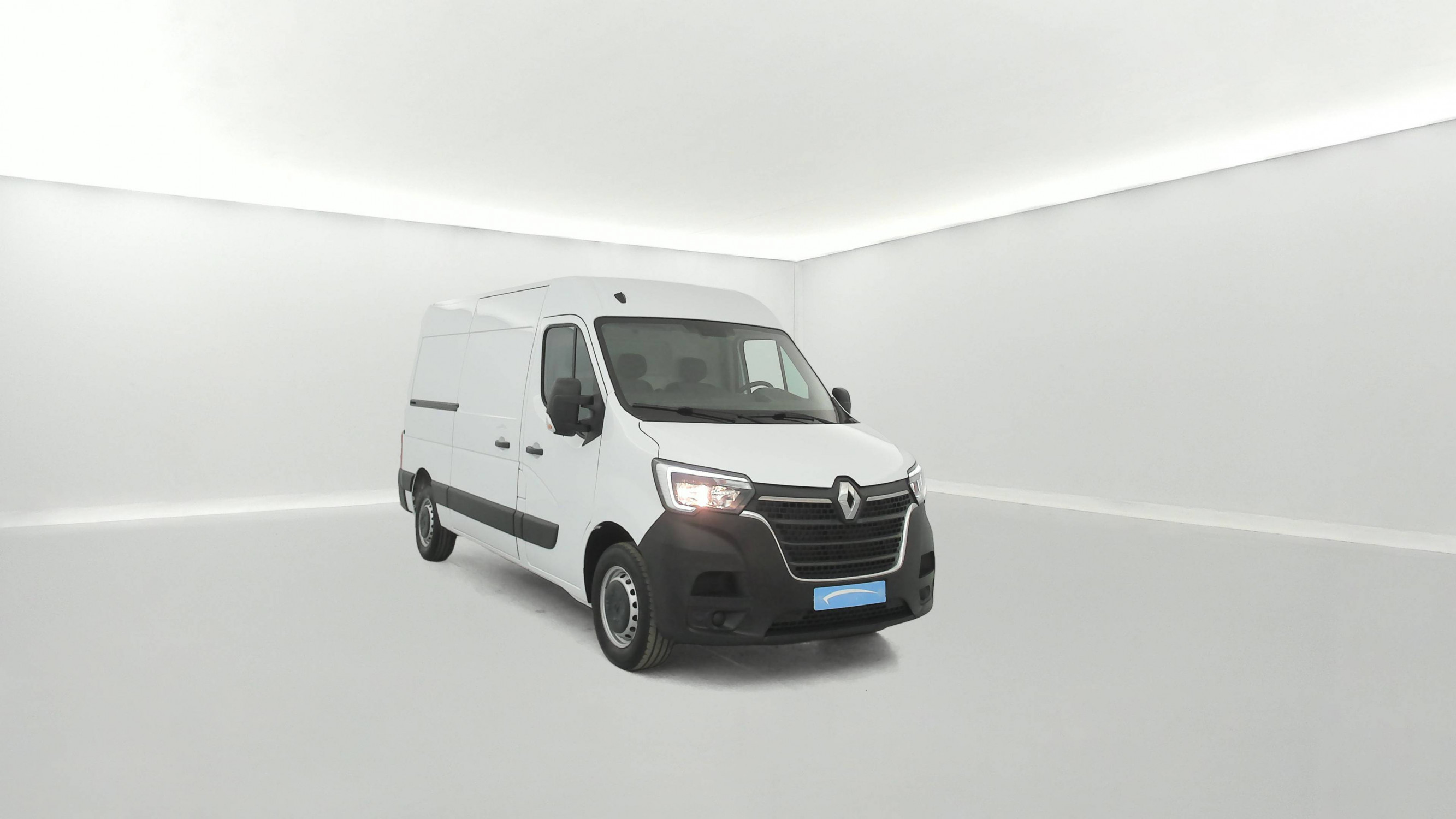 Vente en ligne Renault Master Fourgon MASTER FGN TRAC F3500 L2H2 BLUE DCI 135 au prix de 23 880 €