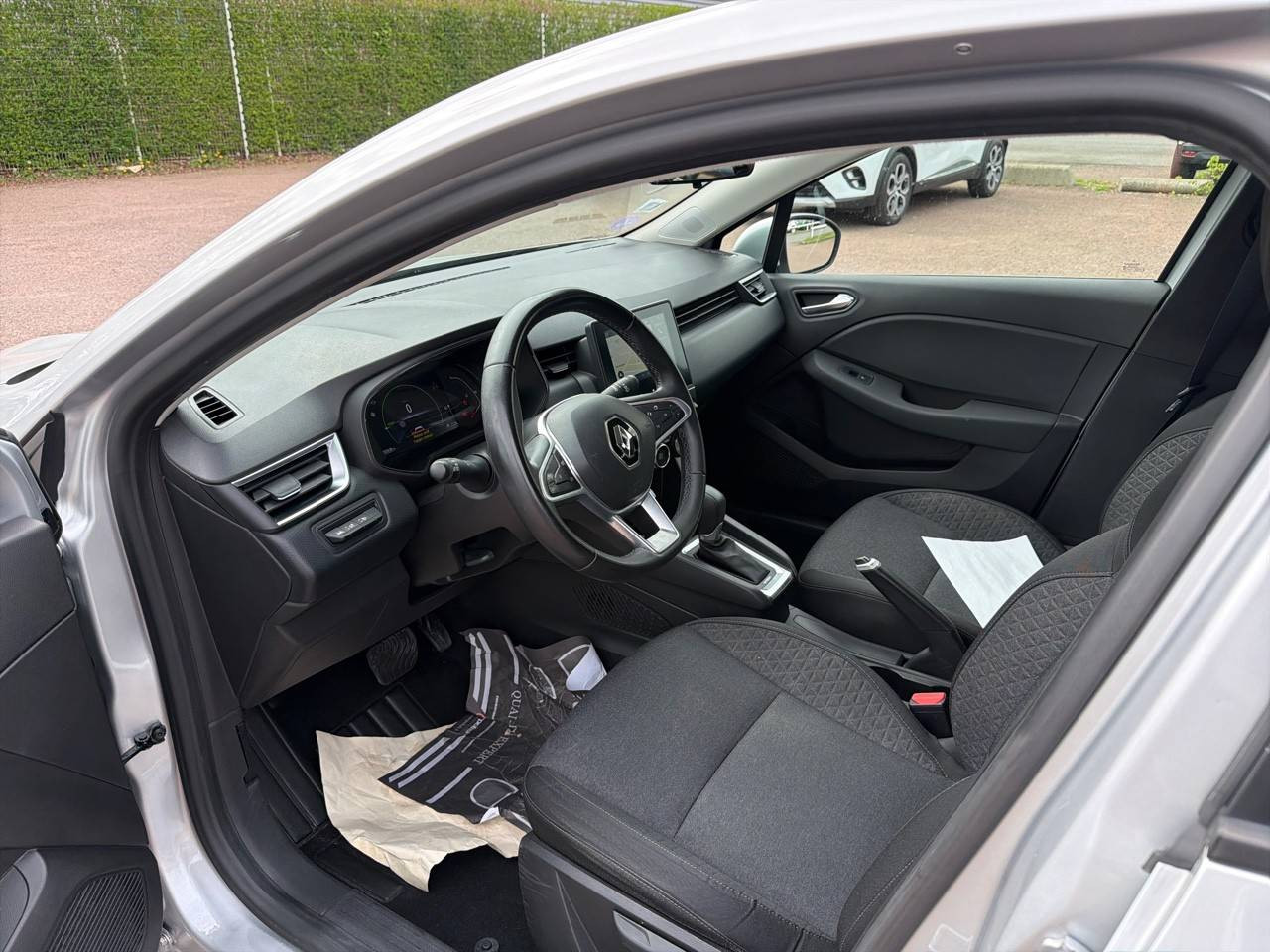 Vente en ligne Renault Clio 5 Clio E-Tech 140 - 21 au prix de 13 490 €