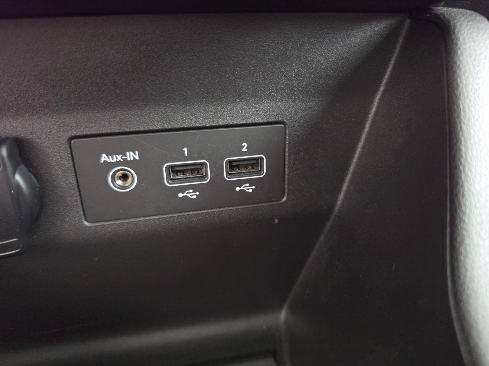 Vente en ligne Renault Clio 5 Clio E-Tech 140 - 21N au prix de 15 990 €