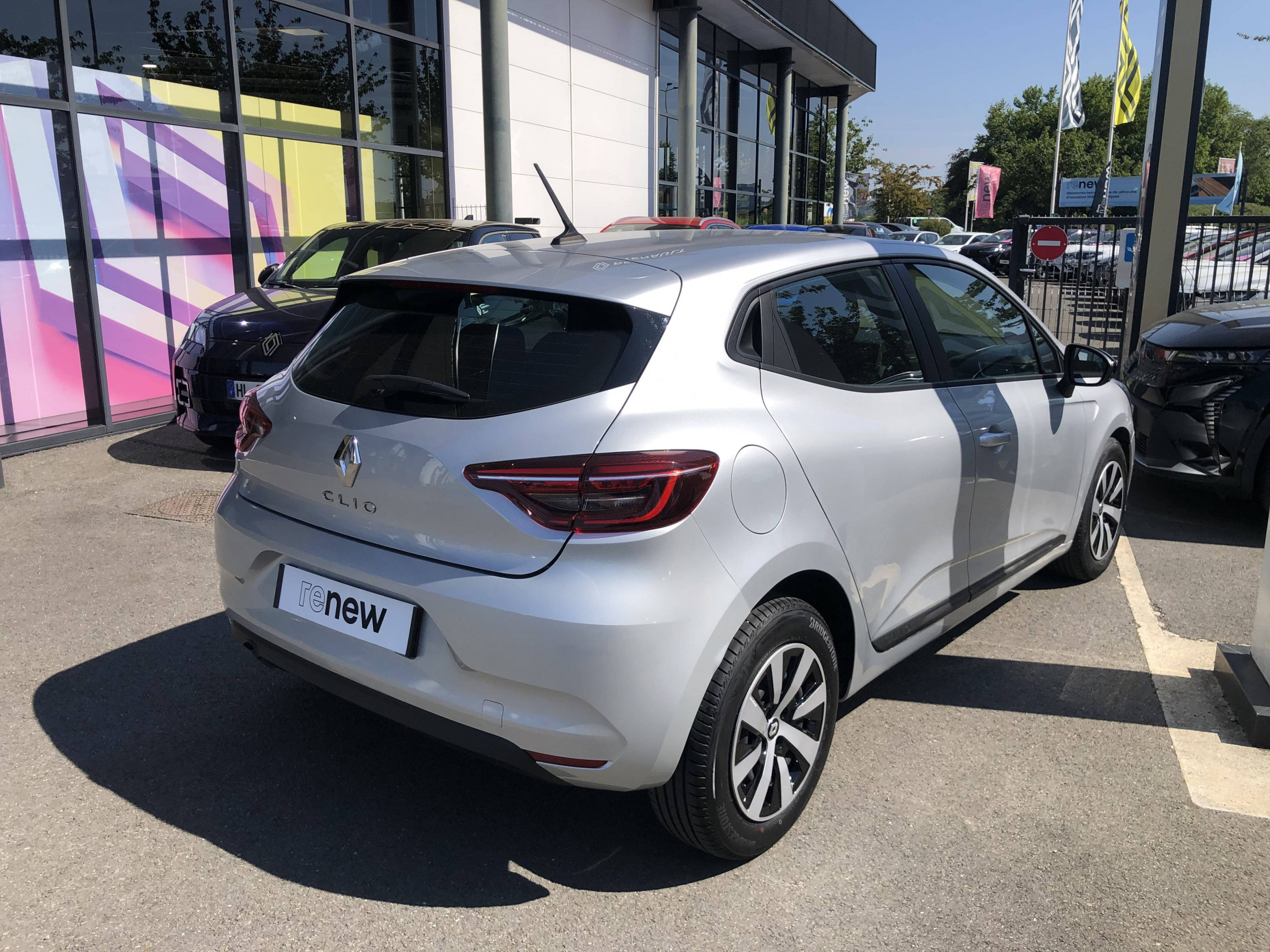 Vente en ligne Renault Clio 5 Clio TCe 90 au prix de 13 990 €