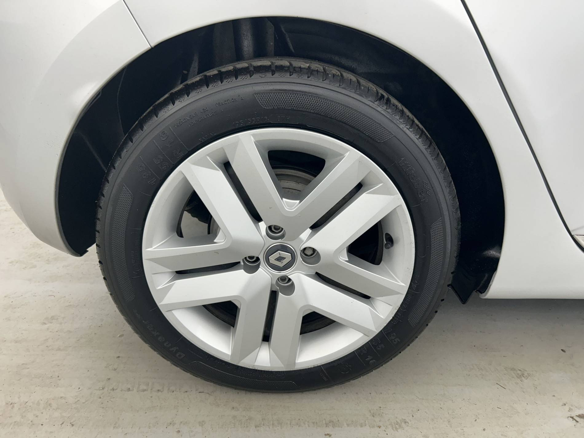 Vente en ligne Renault Clio 5 Clio E-Tech 140 - 21 au prix de 13 990 €
