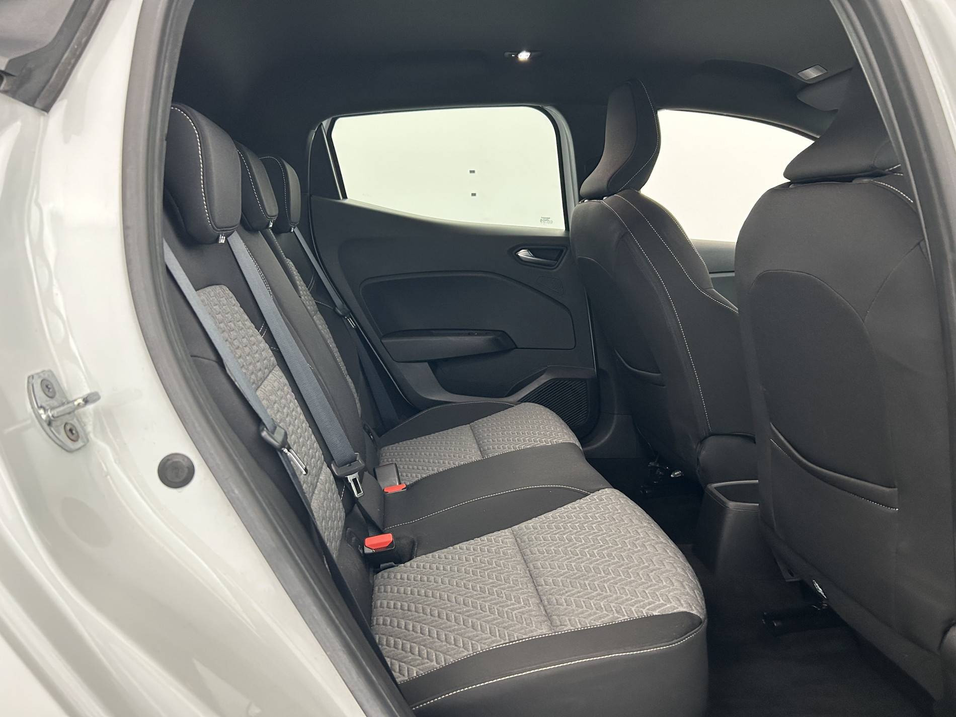 Vente en ligne Renault Clio 5 Clio TCe 90 - 21N au prix de 14 490 €