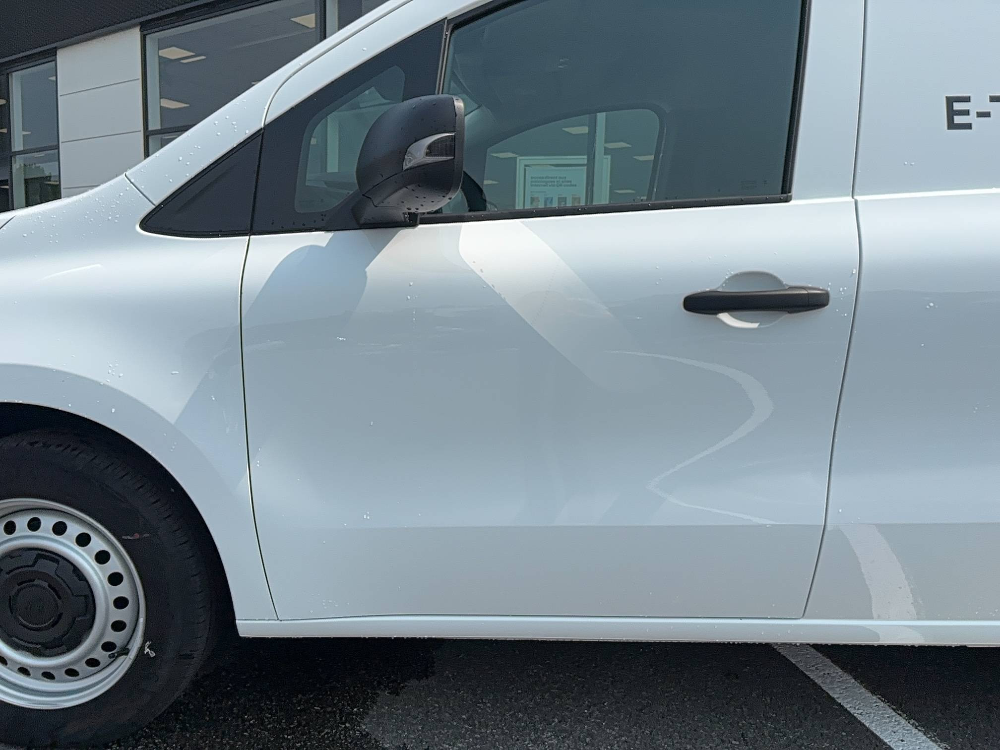 Vente en ligne Renault Kangoo Van E-Tech  FG TOLE L1 AC11 GSR2 au prix de 35 000 €