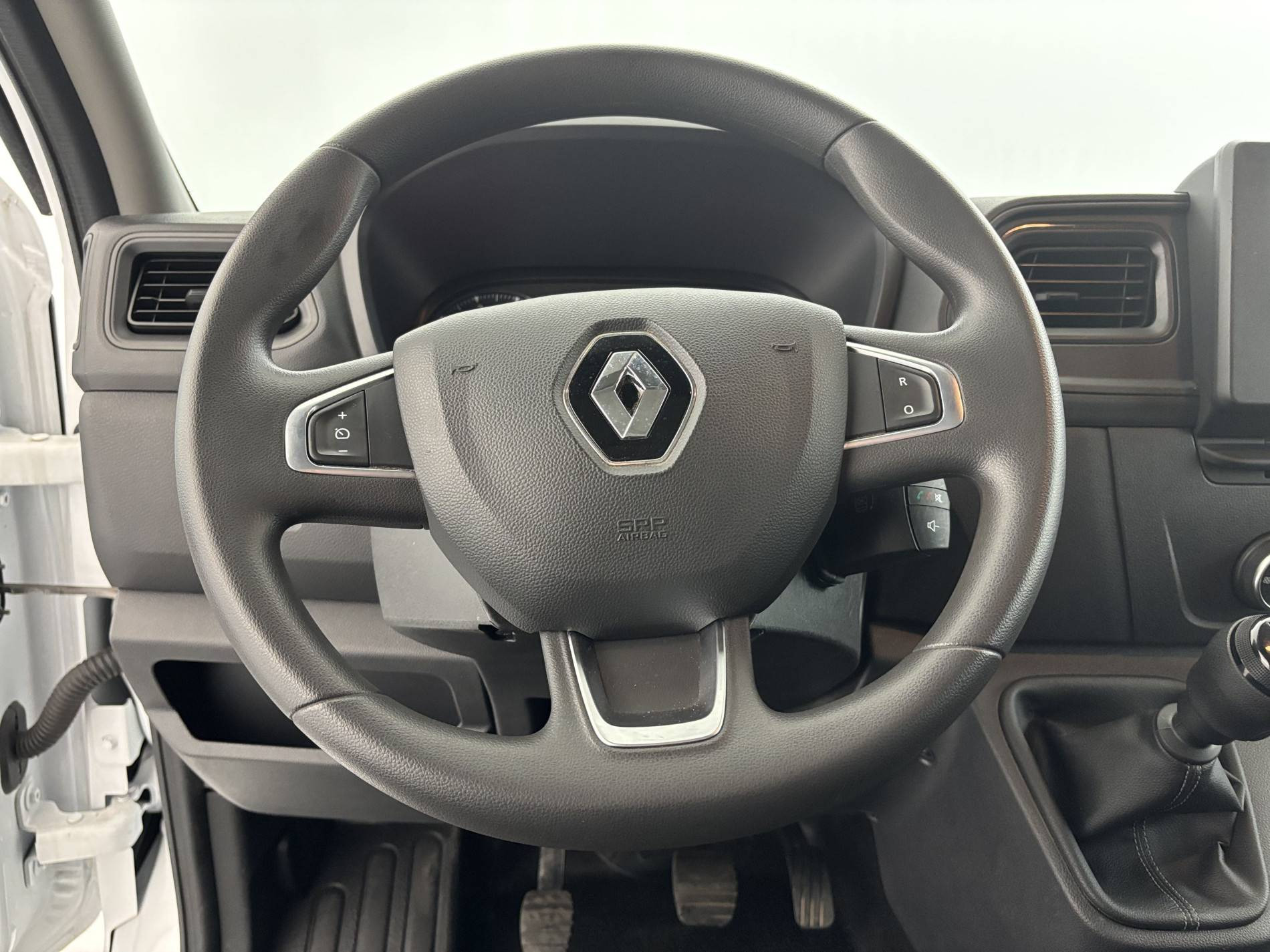 Vente en ligne Renault Master Fourgon MASTER FGN TRAC F3500 L3H3 BLUE DCI 135 au prix de 25 990 €